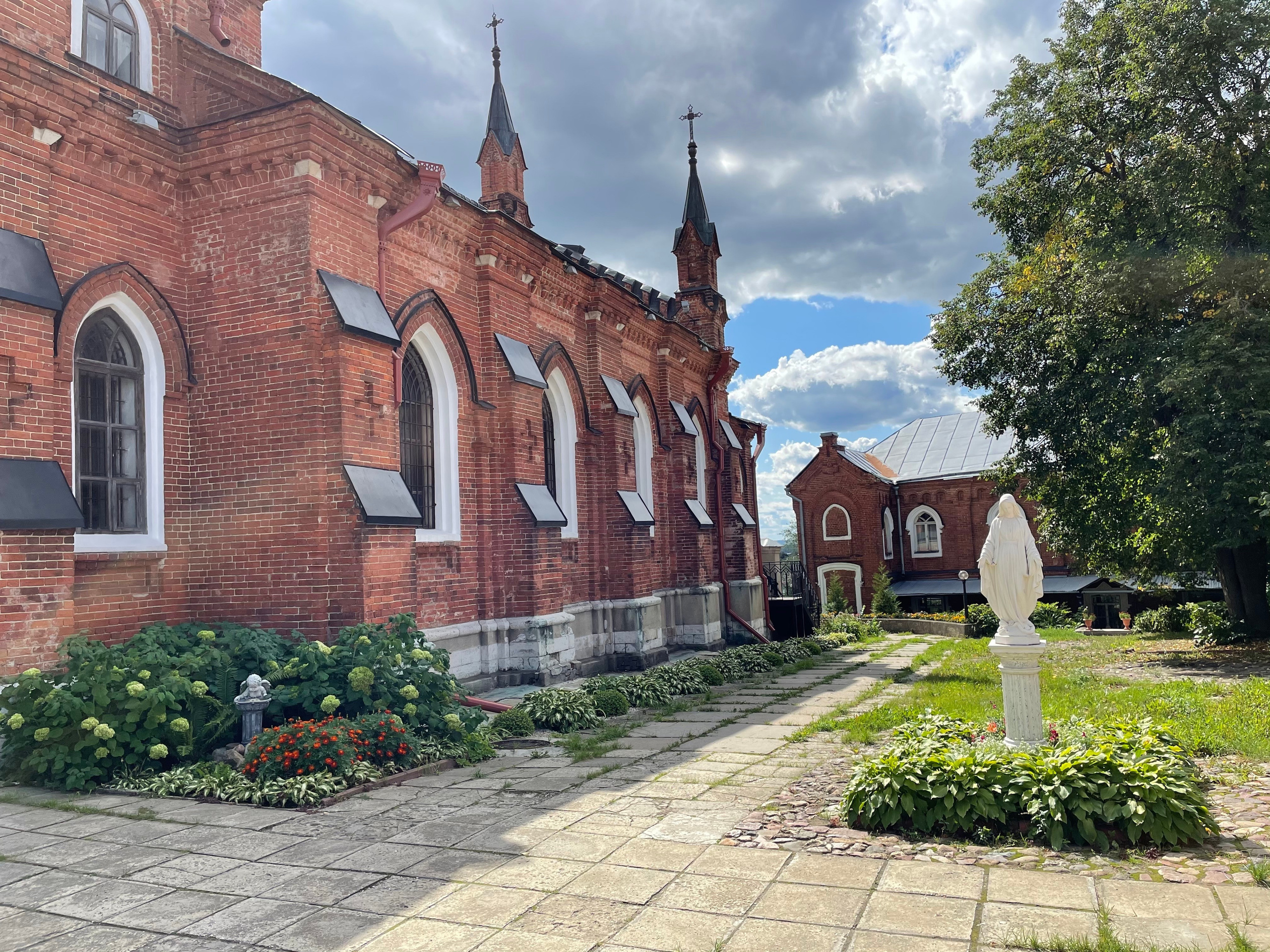 Прогулка по г. Владимир: зеленый Патриарший сад, холмы и церкви. Проект «Фотокладовка»: блог уличной фотографии в формате street photo