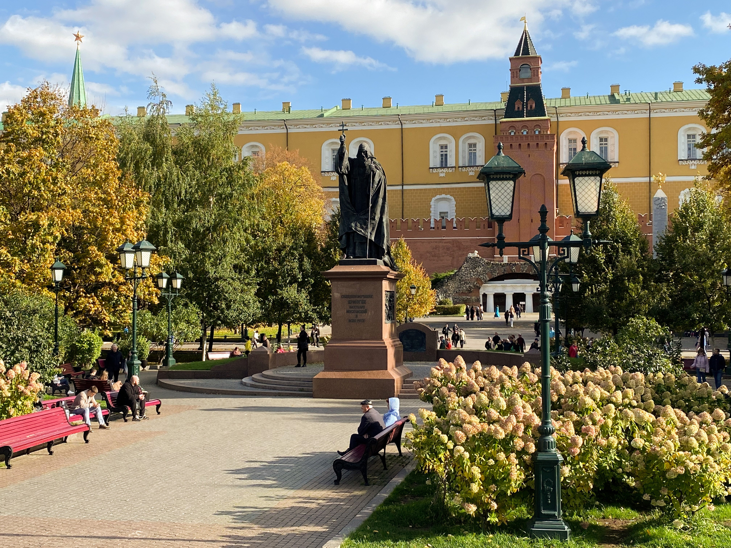 Вокруг Кремля. Экскурсовод по Москве Беляева Валентина