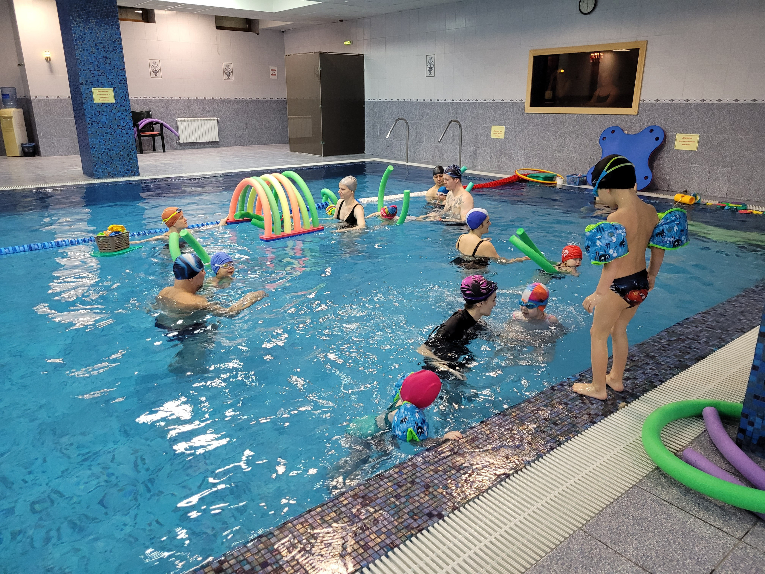 Детская школа плавания «Академия Старта» ASswim.ru в бассейне «Авшар-Клаб». ASswim.ru «Академия Старта» Детская школа плавания в Красногорске