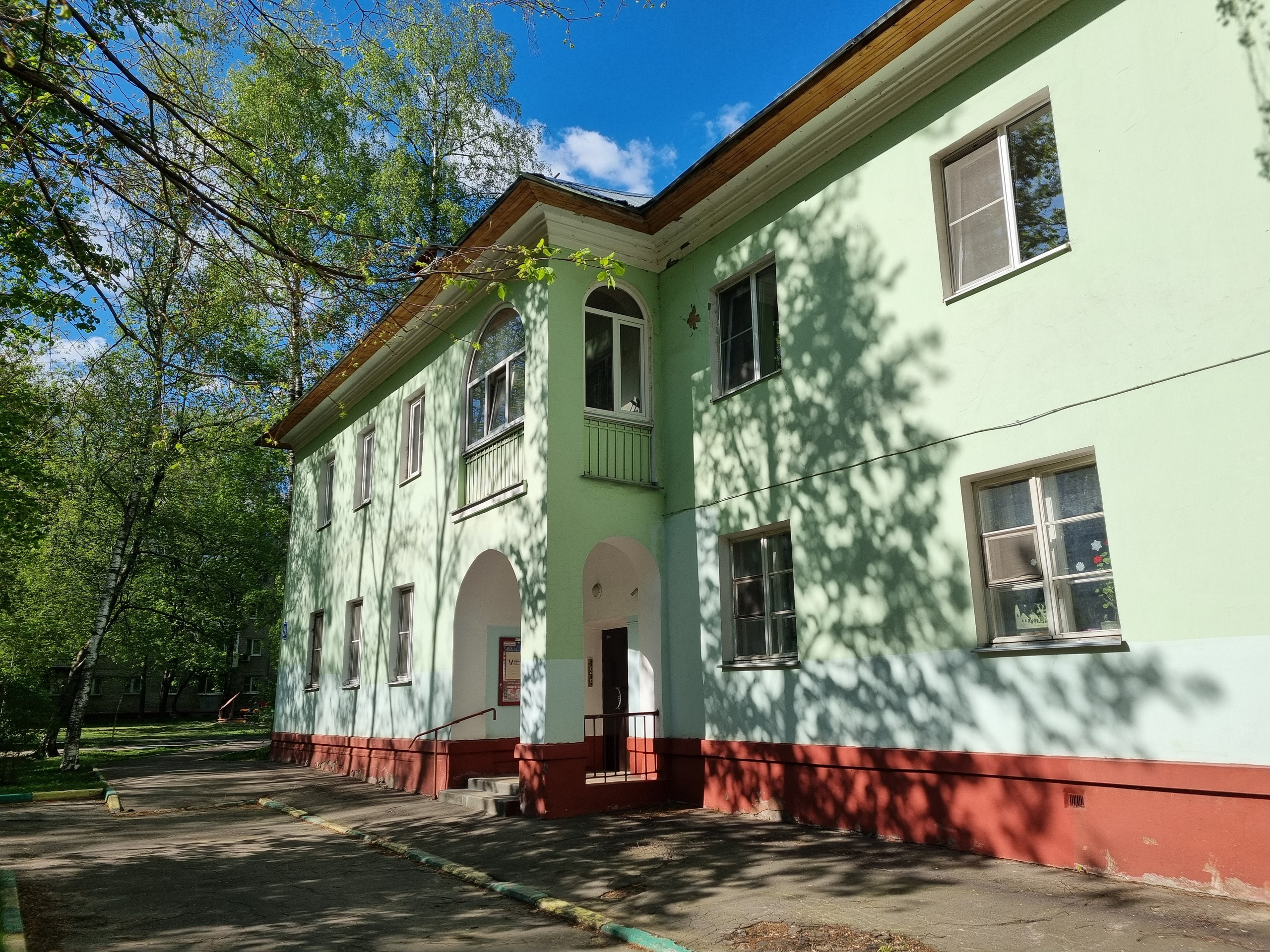 Листья опали там, где исчезли герои. Ангелина Богданова, междисциплинарная художница