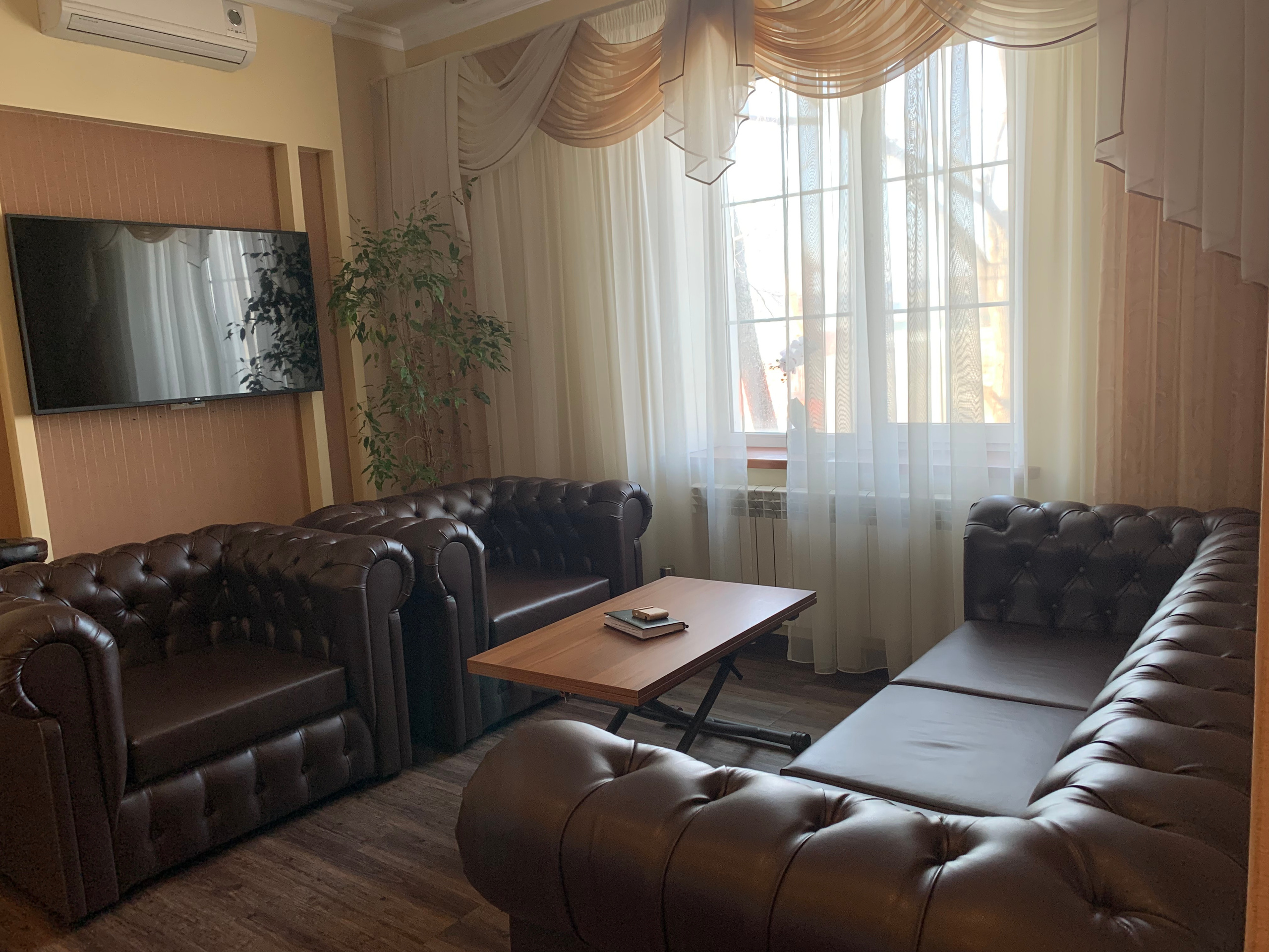 Номер с джакузи и сауной. Сауна с джакузи, водопадом, большим и теплым бассейном, хаммамом в ClubHouse в