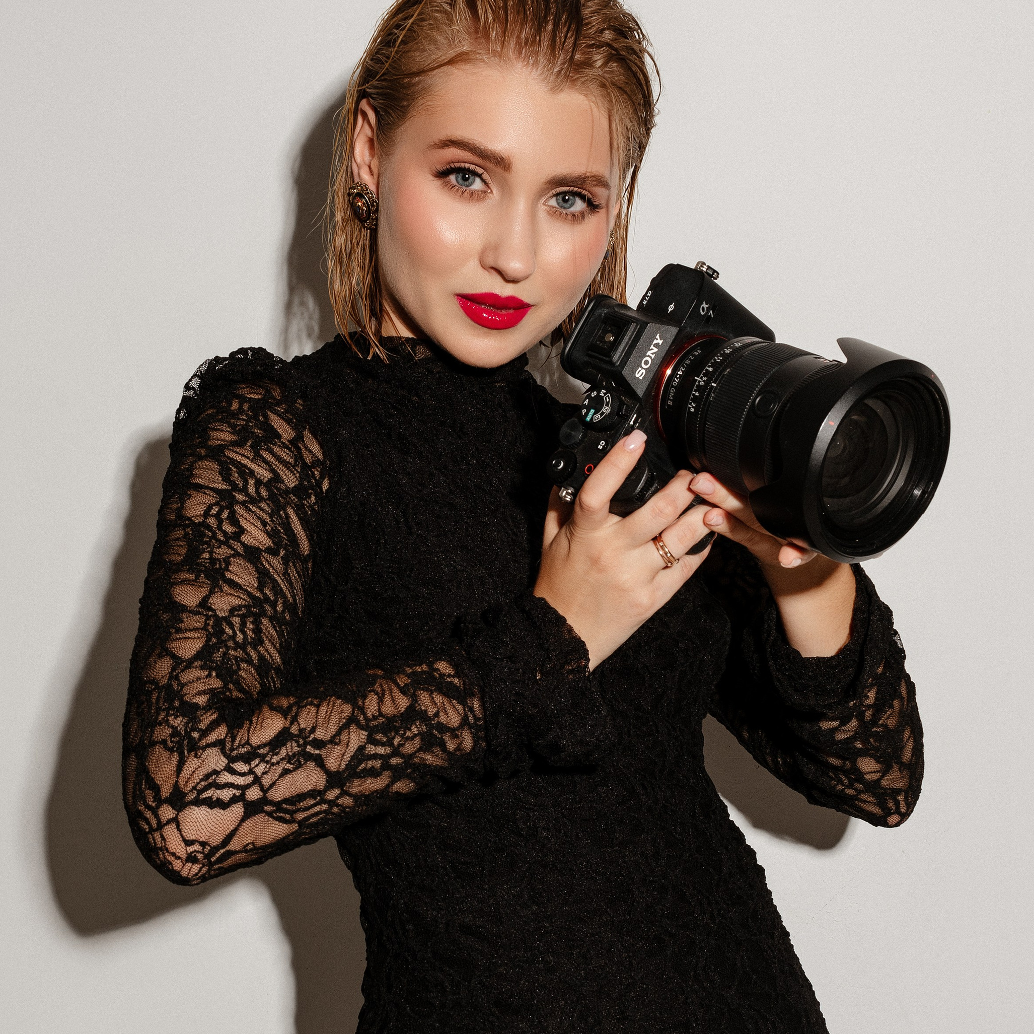 Контакты. Свадебный и репортажный фотограф Элина Козырьянова