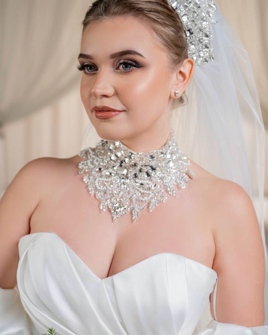 Привет, меня зовут Vikki фотограф с опытом более 7 лет