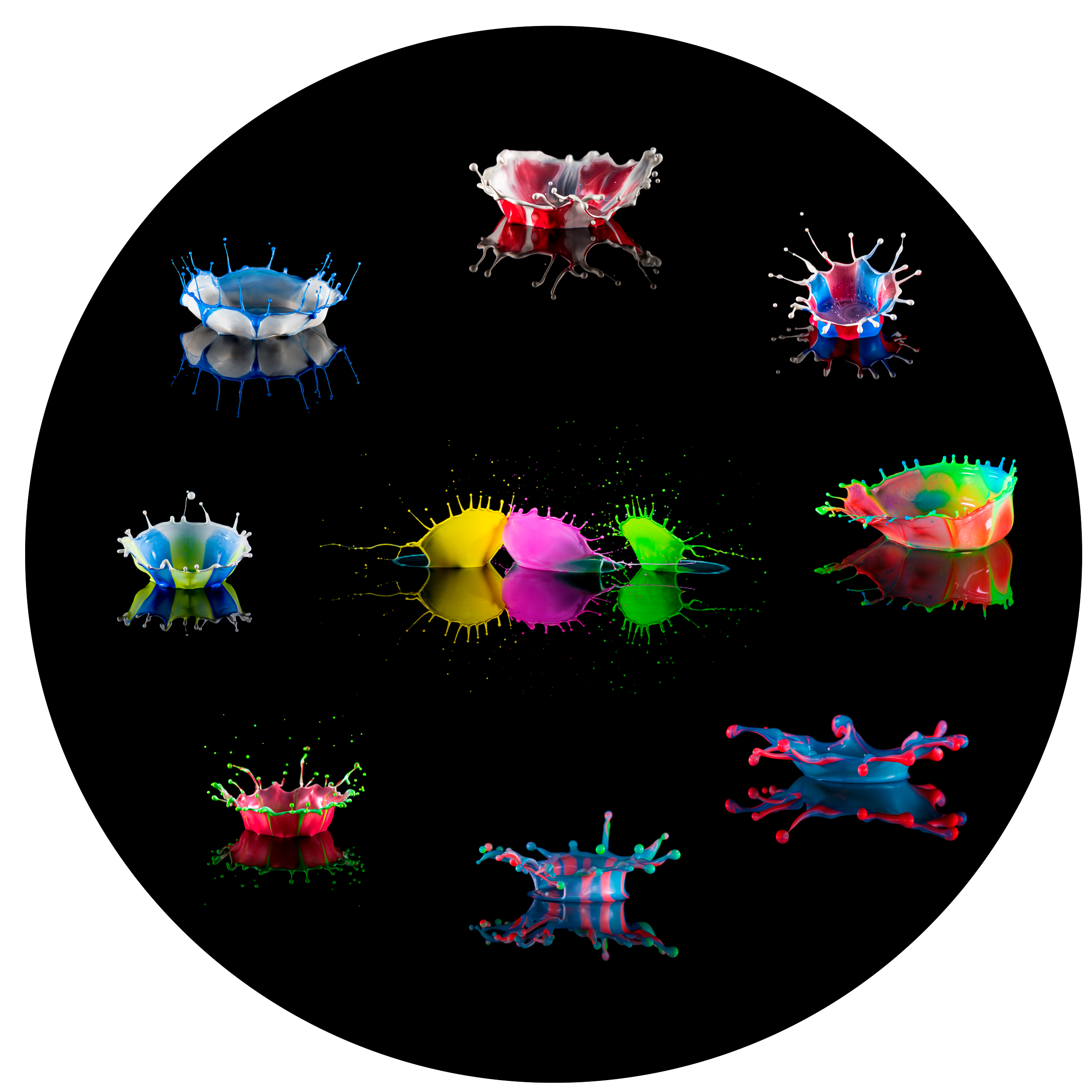 Разноцветные короны разных форм. Капли упавшие на черную поверхность. Отражение на акриле.