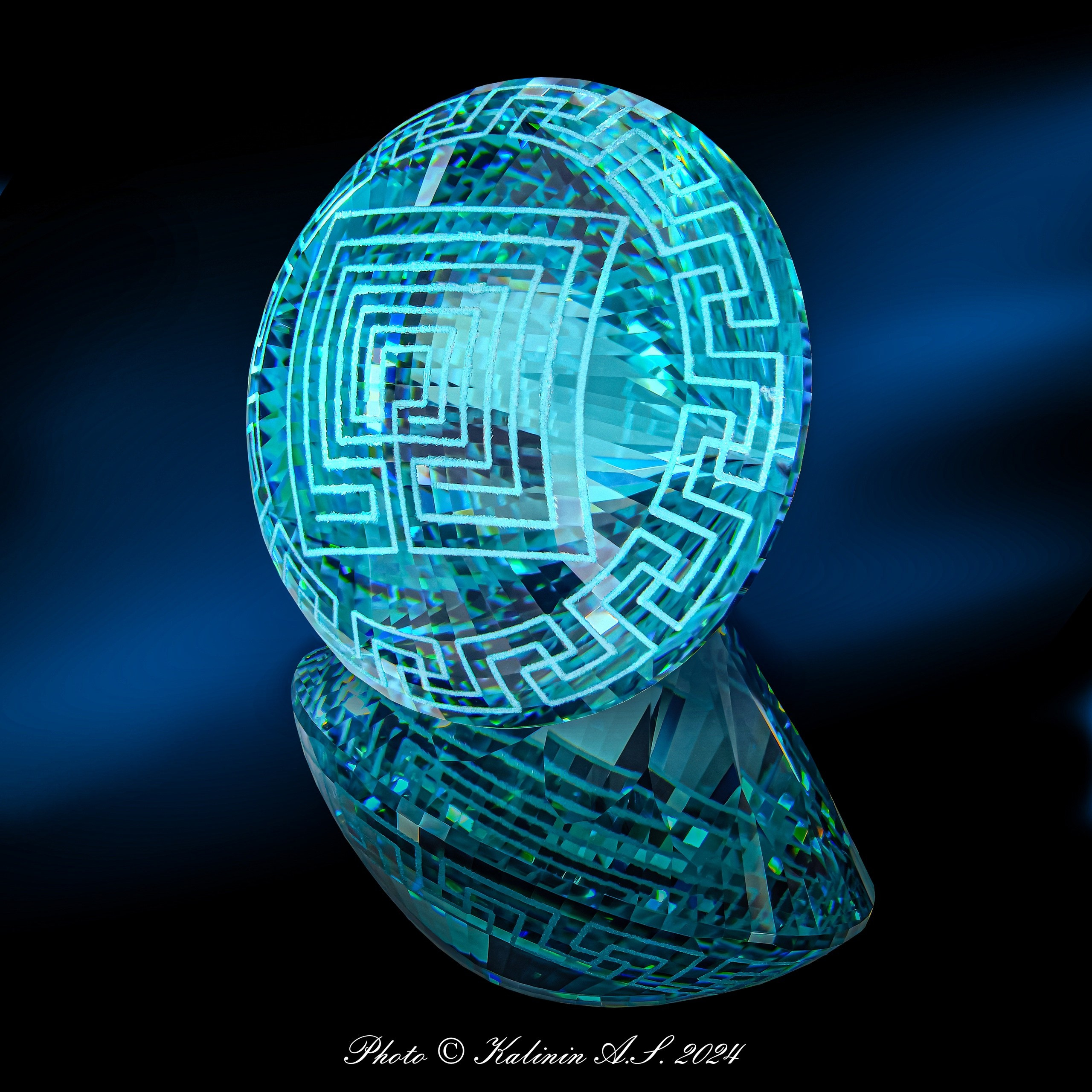 Частные уроки по обучению фотосъёмке драгоценных камней в Москве тел +79 660 031 307. Высококачественная профессиональная рекламная фотосъёмка ювелирных украшений, драгоценных камней в Москве. Обучение, консультация