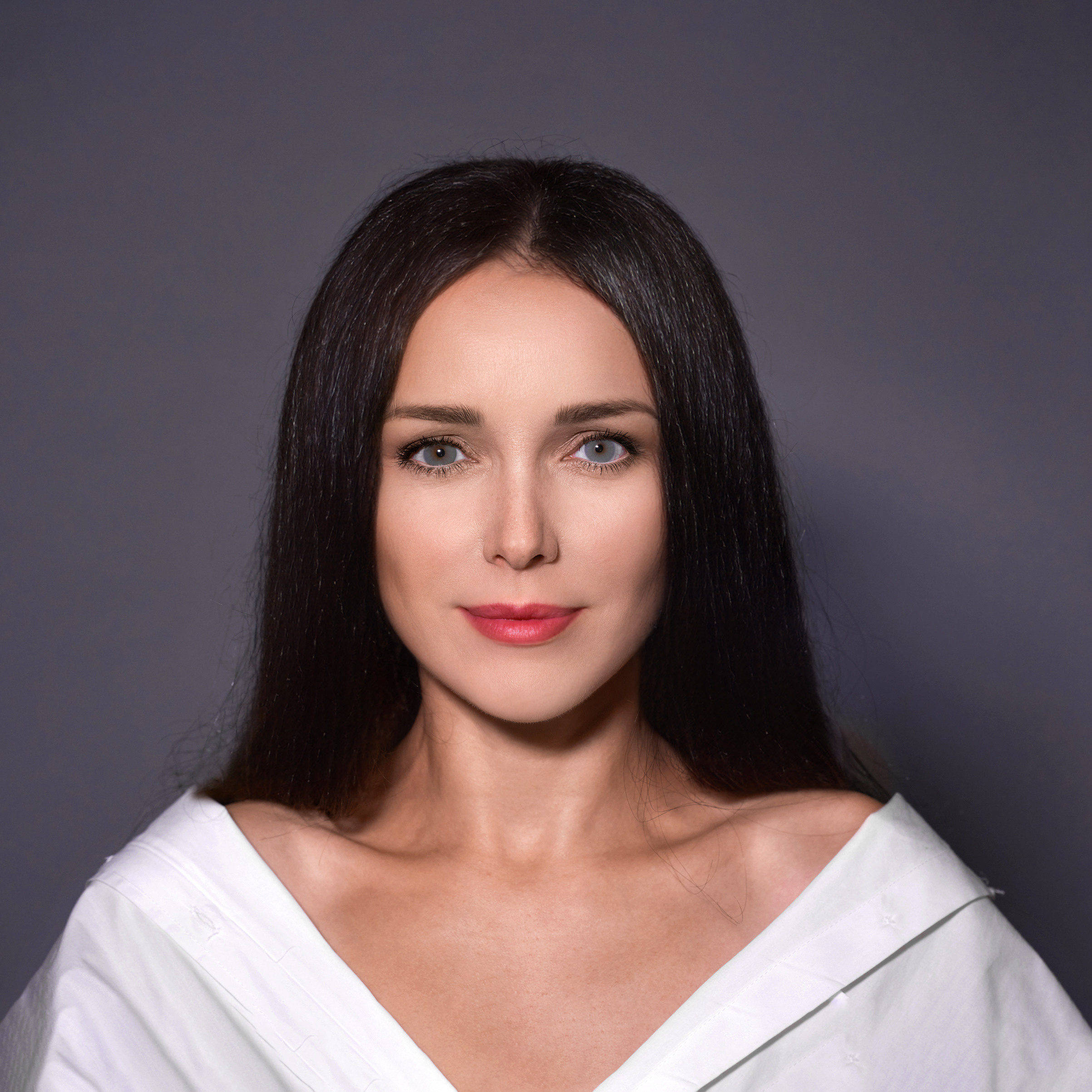 Контакты. Дина Панель — контент-фотограф в Бухаресте