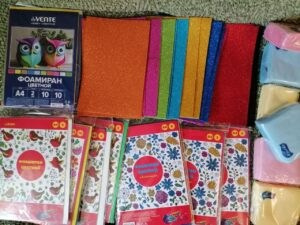 Храм пророка Илье передал реабилитационному центру «Возвращение» материалы для творчества. Северное благочиние Саратовской епархии