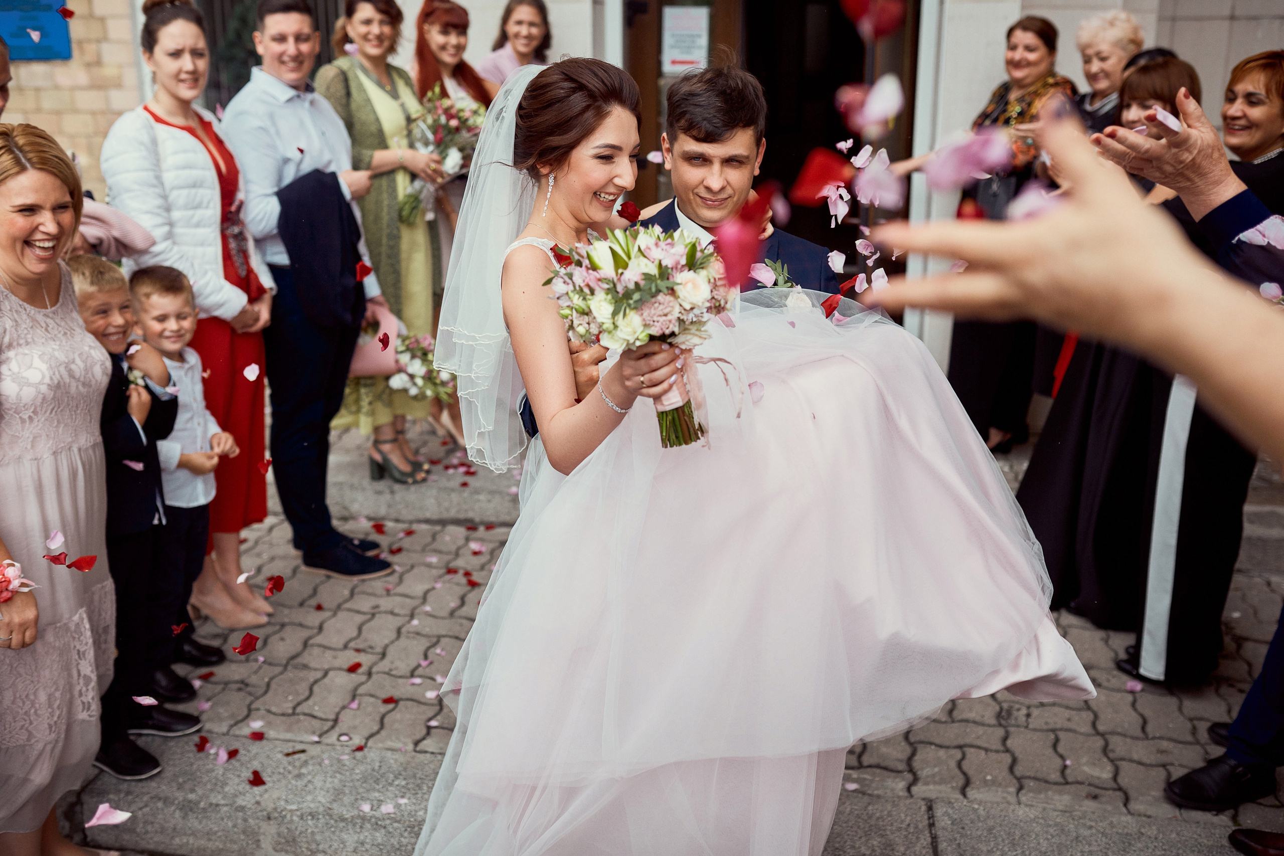 Свадебная фотосъёмка для Армена и Даши – свадебный фотограф проводит фотосессию