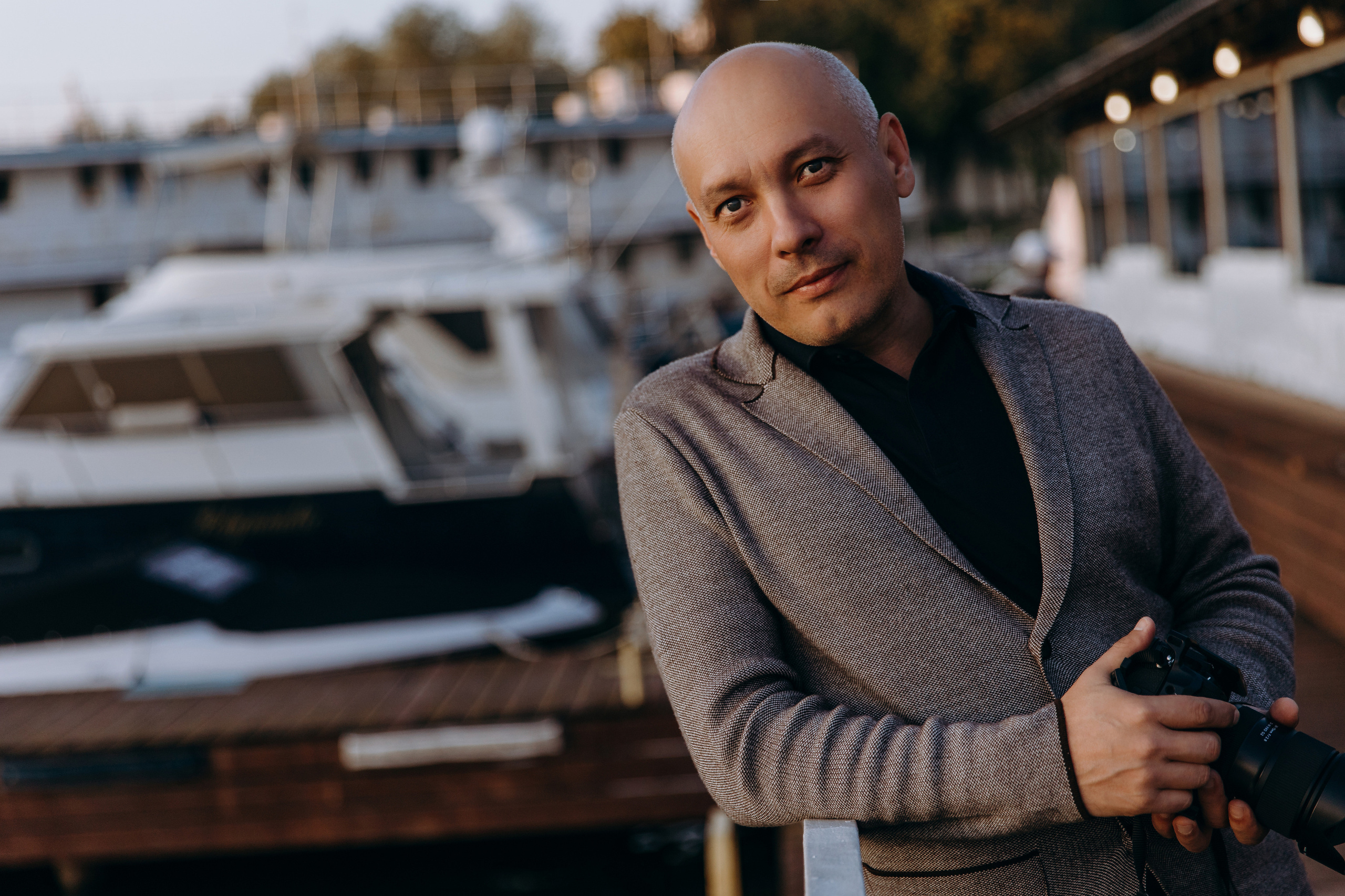 Контакты. Свадебный и семейный видеограф в Москве Родион Егоров