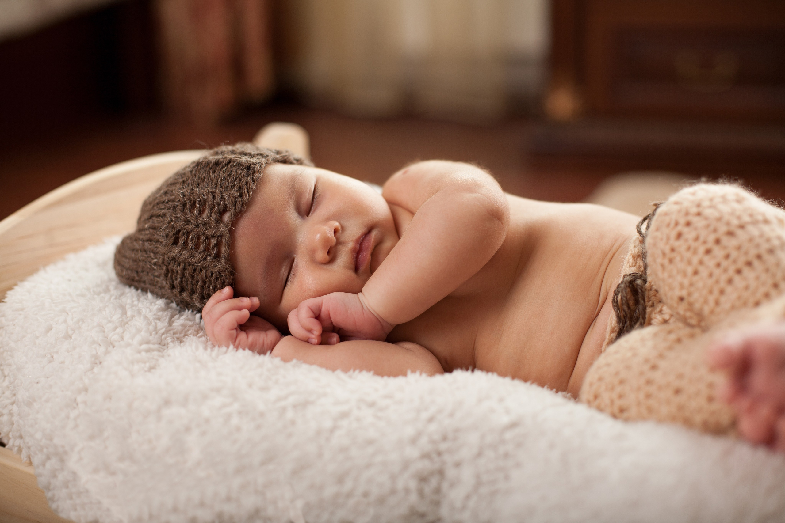 Newborn Almaty. Фотосессия новорожденных в студии Алматы. Спящий новорожденный малыш. Фотосессия новорожденных Алматы.