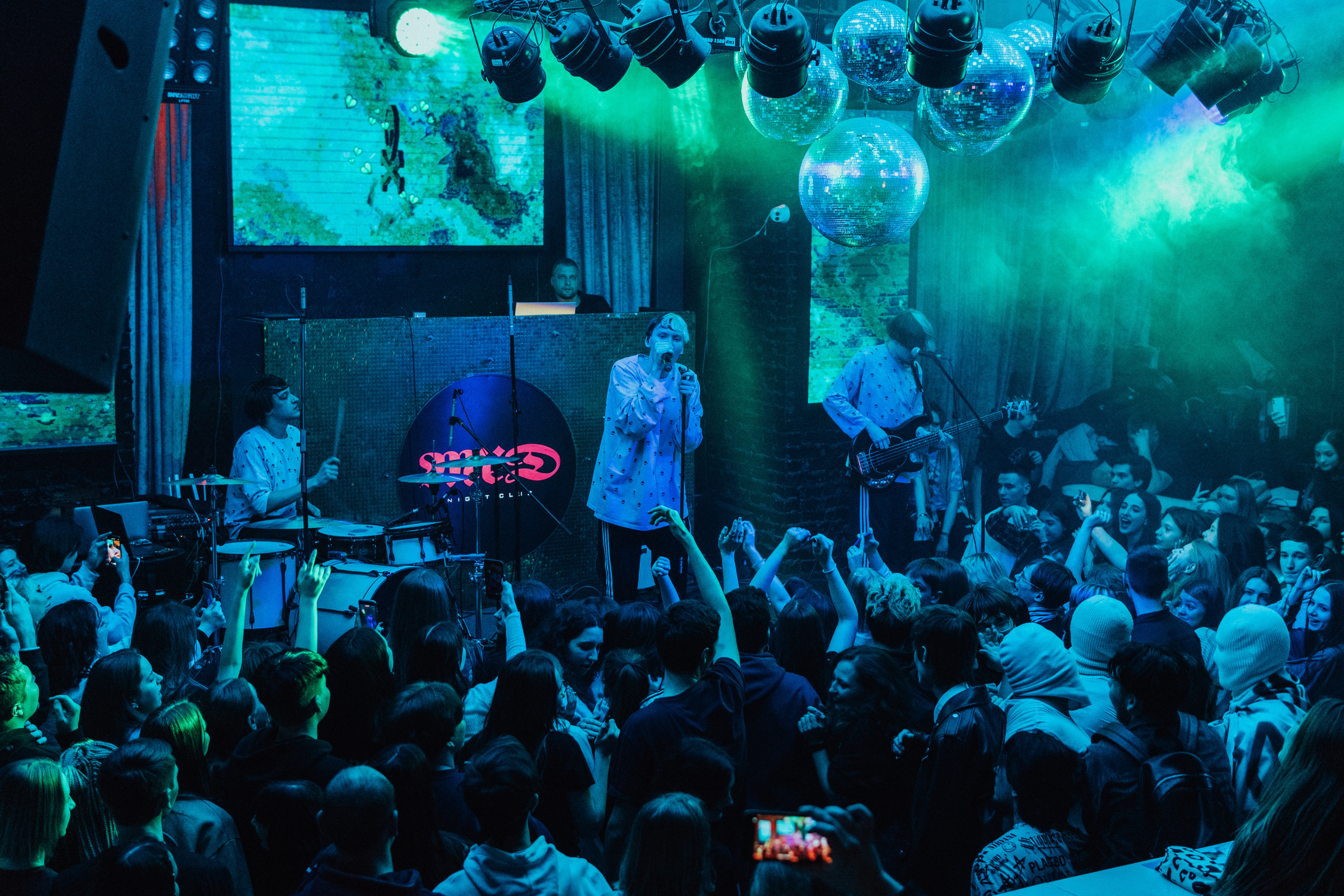 Репортажная съемка концерта группы КОСМОНАВТОВ НЕТ в г. Ростов-на-Дону. Фотограф в Ростове-на-Дону Игорь Апасеев