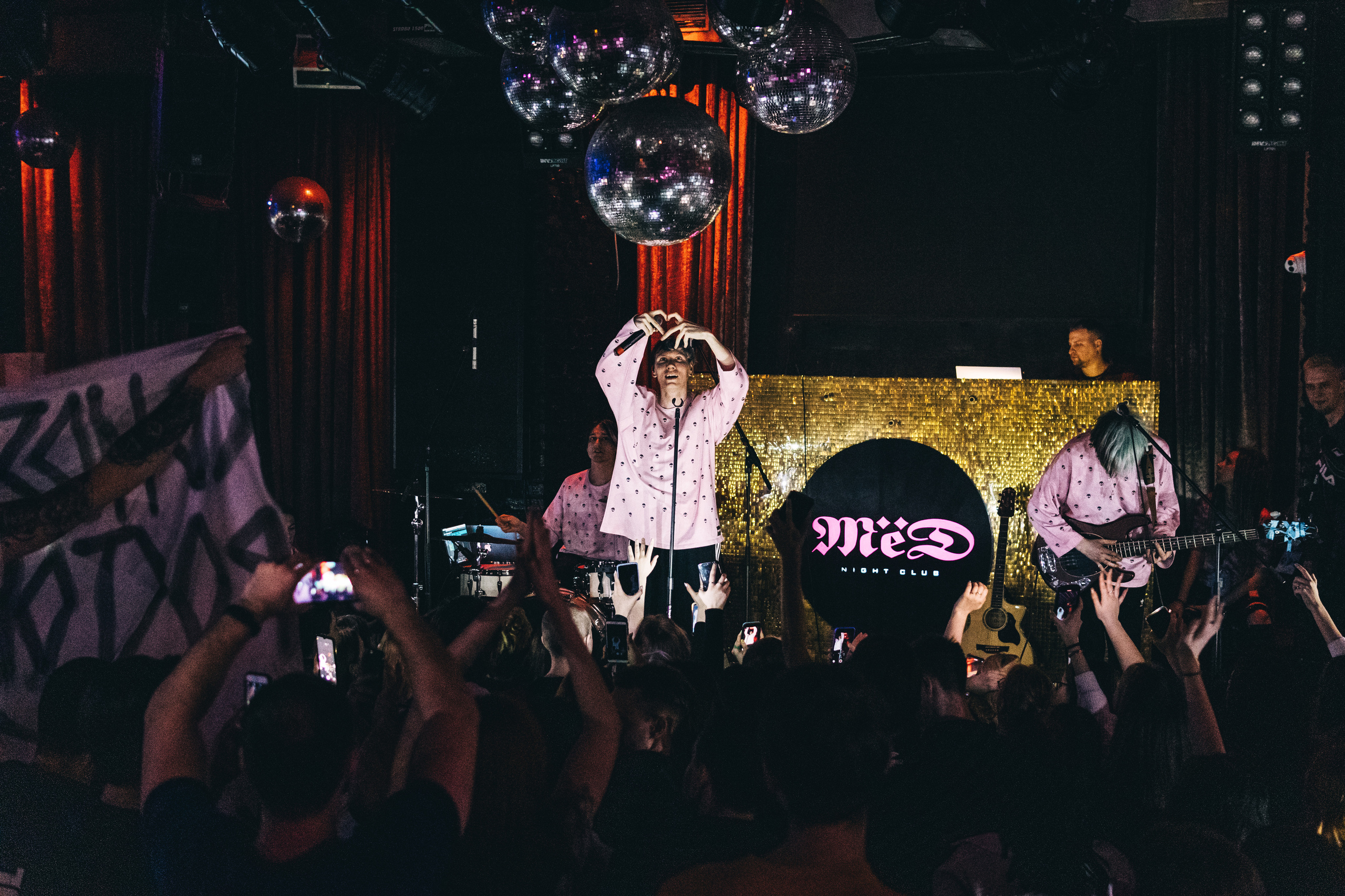 Репортажная съемка концерта группы КОСМОНАВТОВ НЕТ в г. Ростов-на-Дону. Фотограф в Ростове-на-Дону Игорь Апасеев