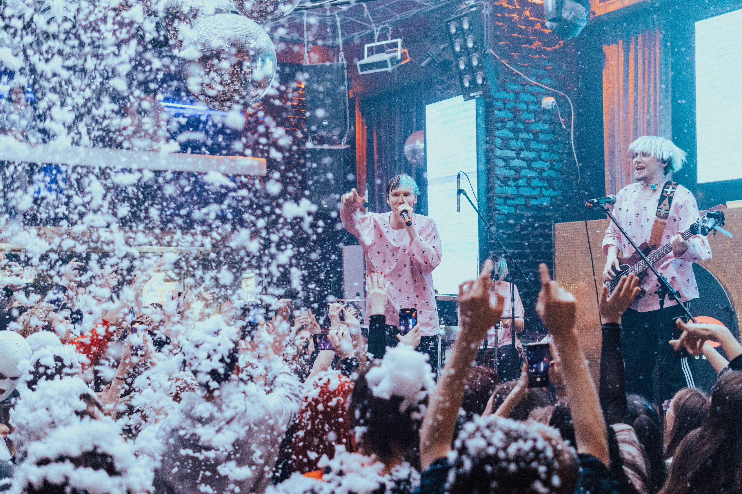 Репортажная съемка концерта группы КОСМОНАВТОВ НЕТ в г. Ростов-на-Дону. Фотограф в Ростове-на-Дону Игорь Апасеев