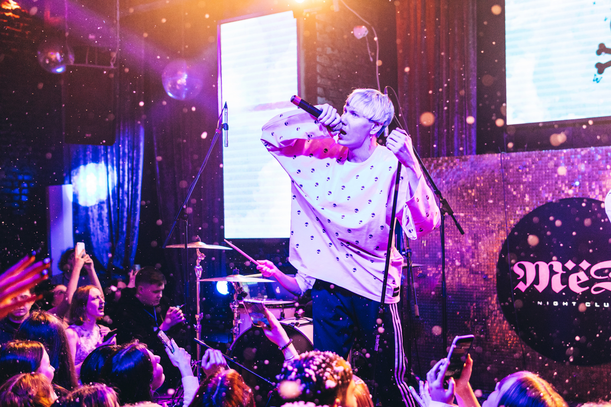 Репортажная съемка концерта группы КОСМОНАВТОВ НЕТ в г. Ростов-на-Дону. Фотограф в Ростове-на-Дону Игорь Апасеев