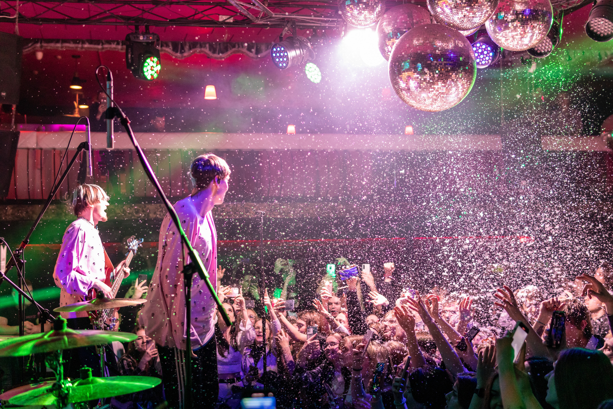 Репортажная съемка концерта группы КОСМОНАВТОВ НЕТ в г. Ростов-на-Дону. Фотограф в Ростове-на-Дону Игорь Апасеев