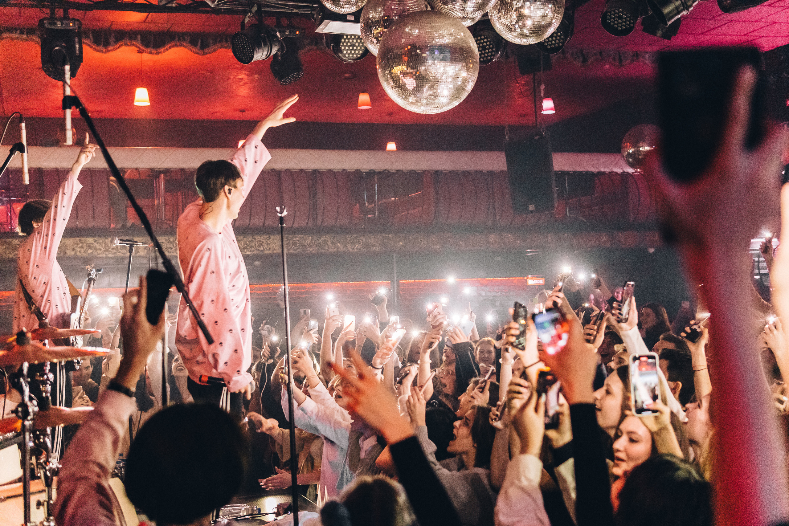 Репортажная съемка концерта группы КОСМОНАВТОВ НЕТ в г. Ростов-на-Дону. Фотограф в Ростове-на-Дону Игорь Апасеев