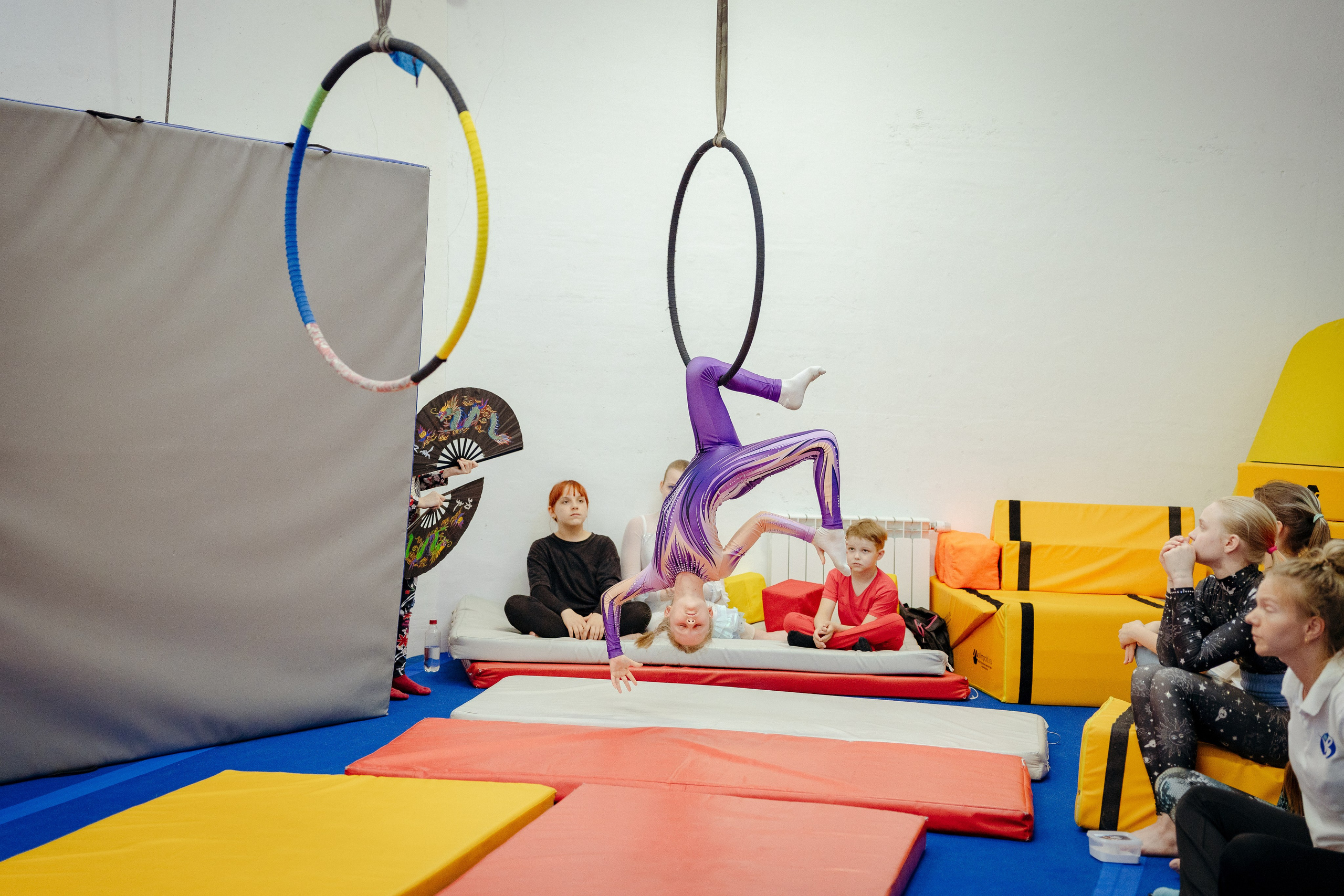 Открытый урок по воздушной гимнастике. Портретный и семейный фотограф в Москве/Видное