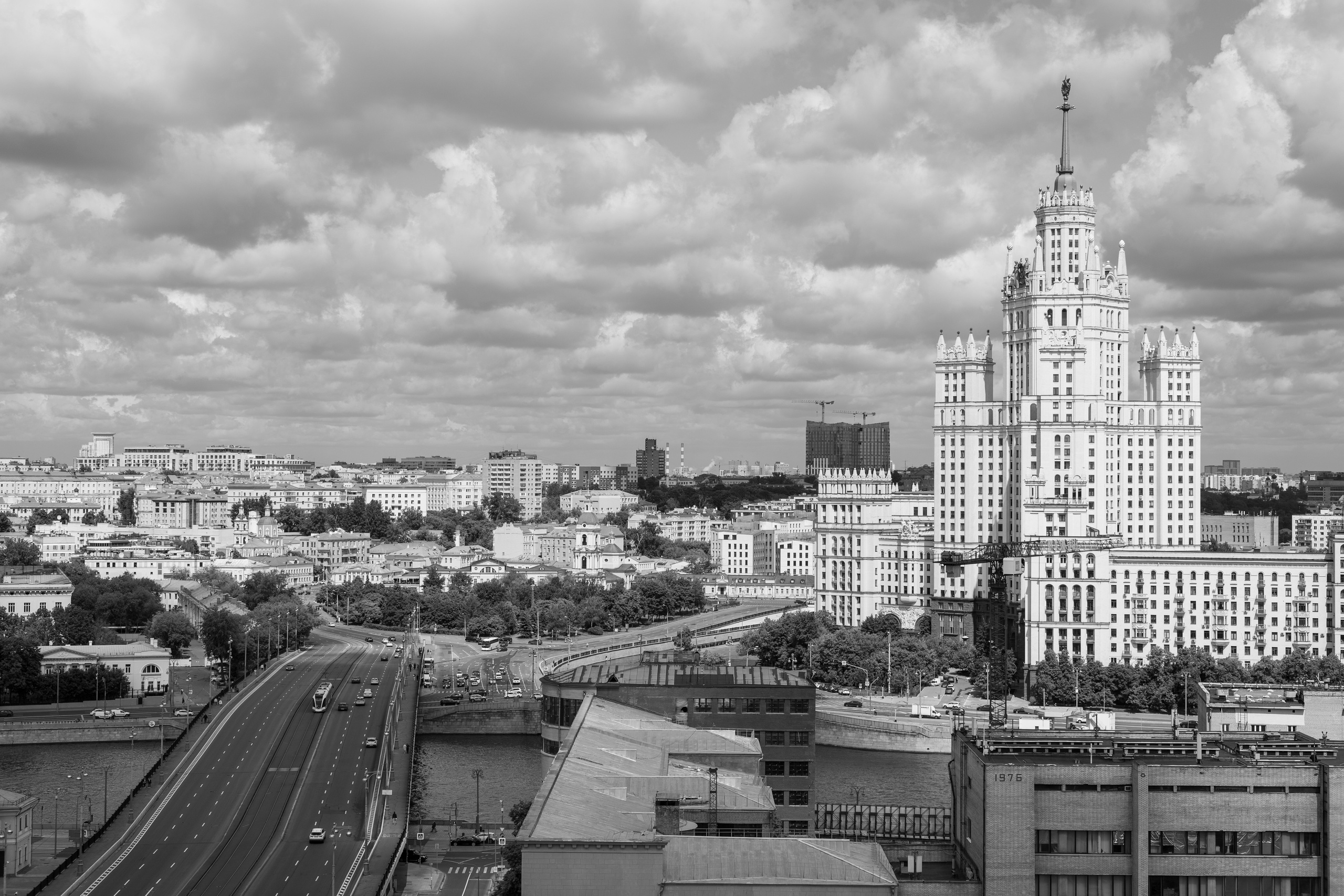 Фотографии Тиграна Худавердяна