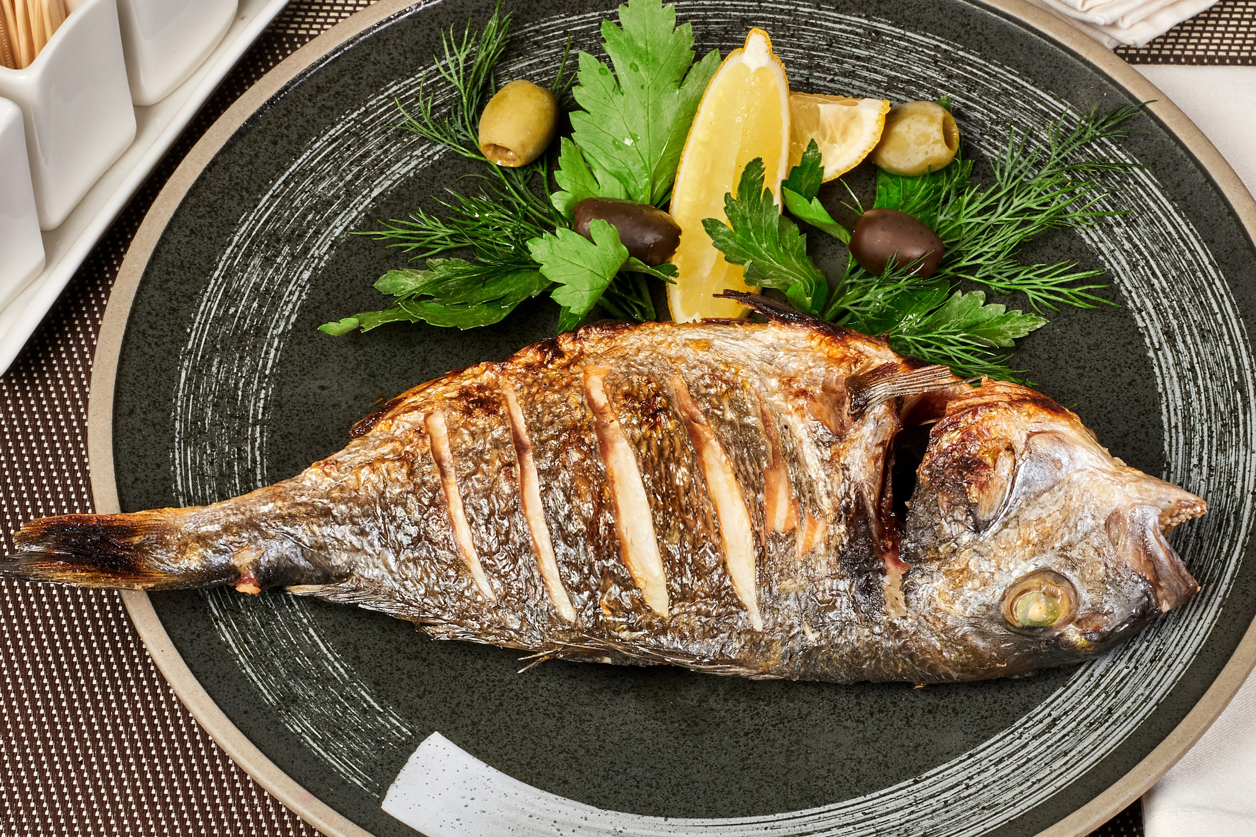 Блюда на мангале. Грузинская кухня. Доставка блюд по меню. Доставка комплексных обедов