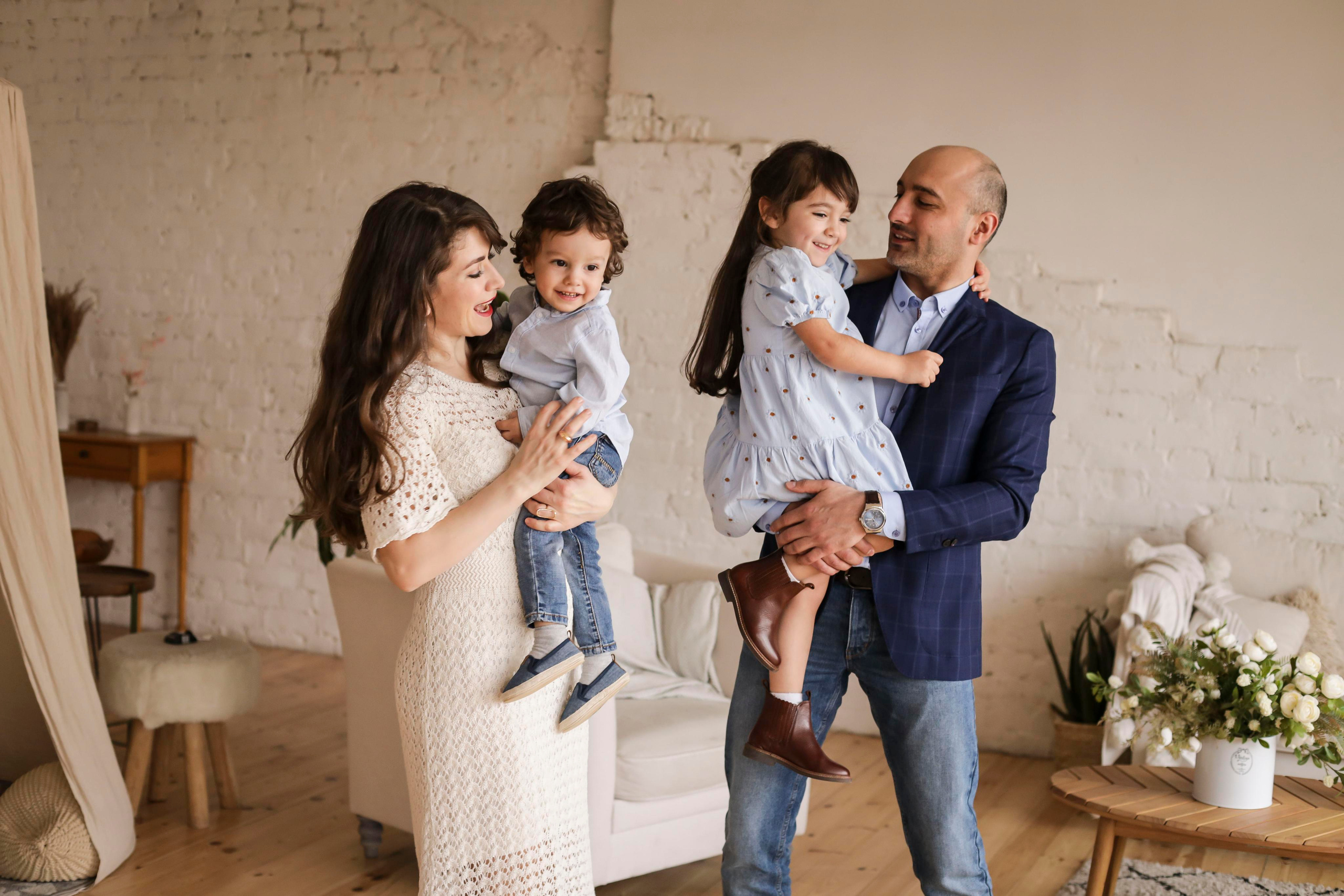 Семейный фотограф и фотограф новорожденных в Санкт-Петербурге Алина Фе