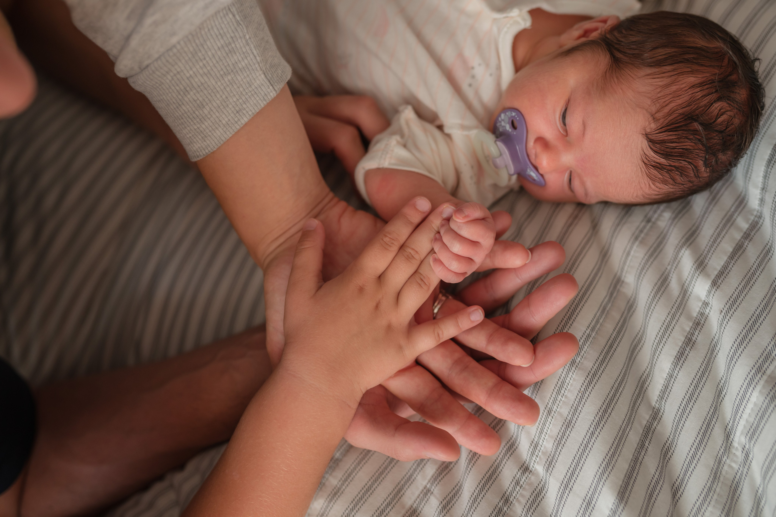 How to prepare older siblings for meeting their baby brother or sister