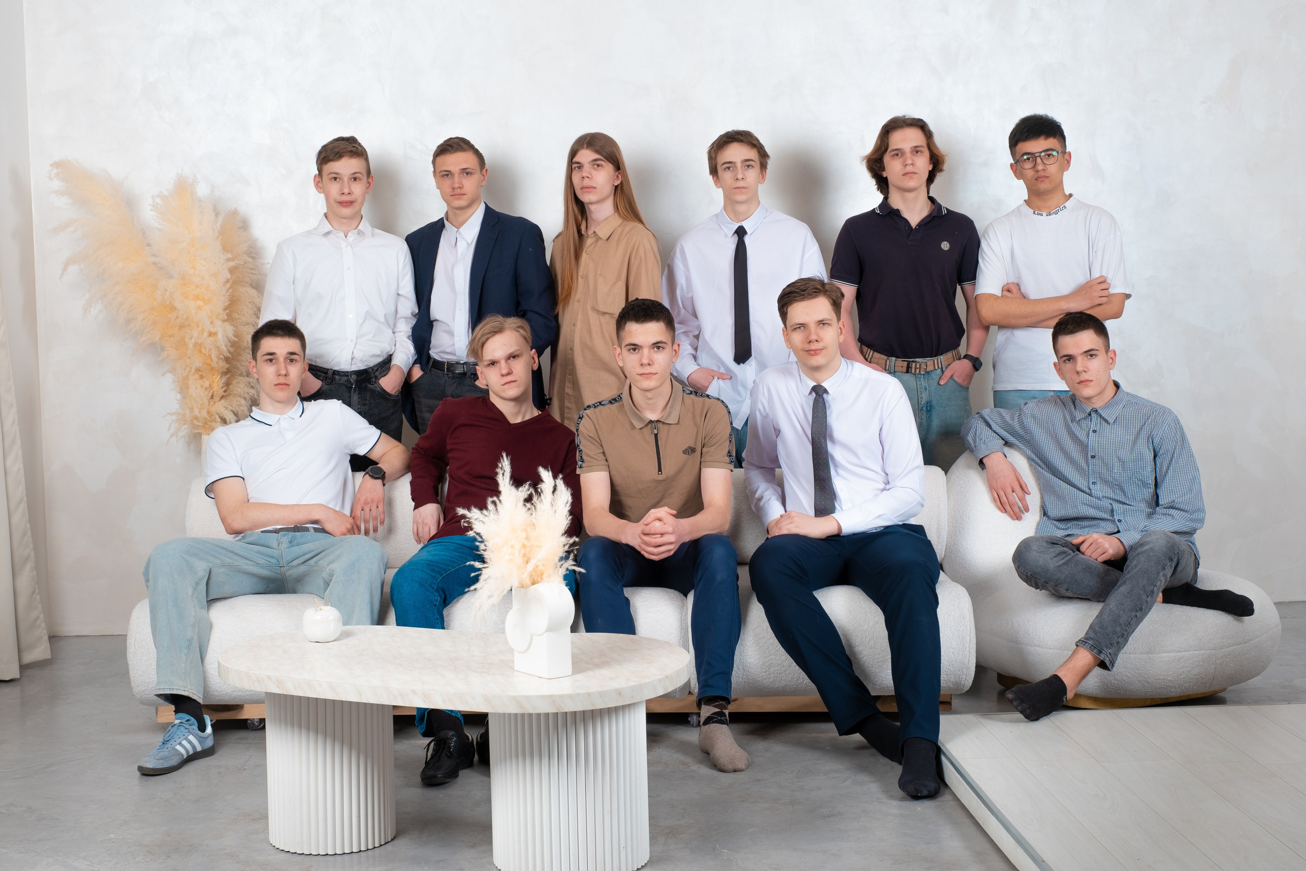 Фотосессия 11ых классов в студии «Daily Studio». Фотограф и видеограф Софья Бурляева в Санкт-Петербурге