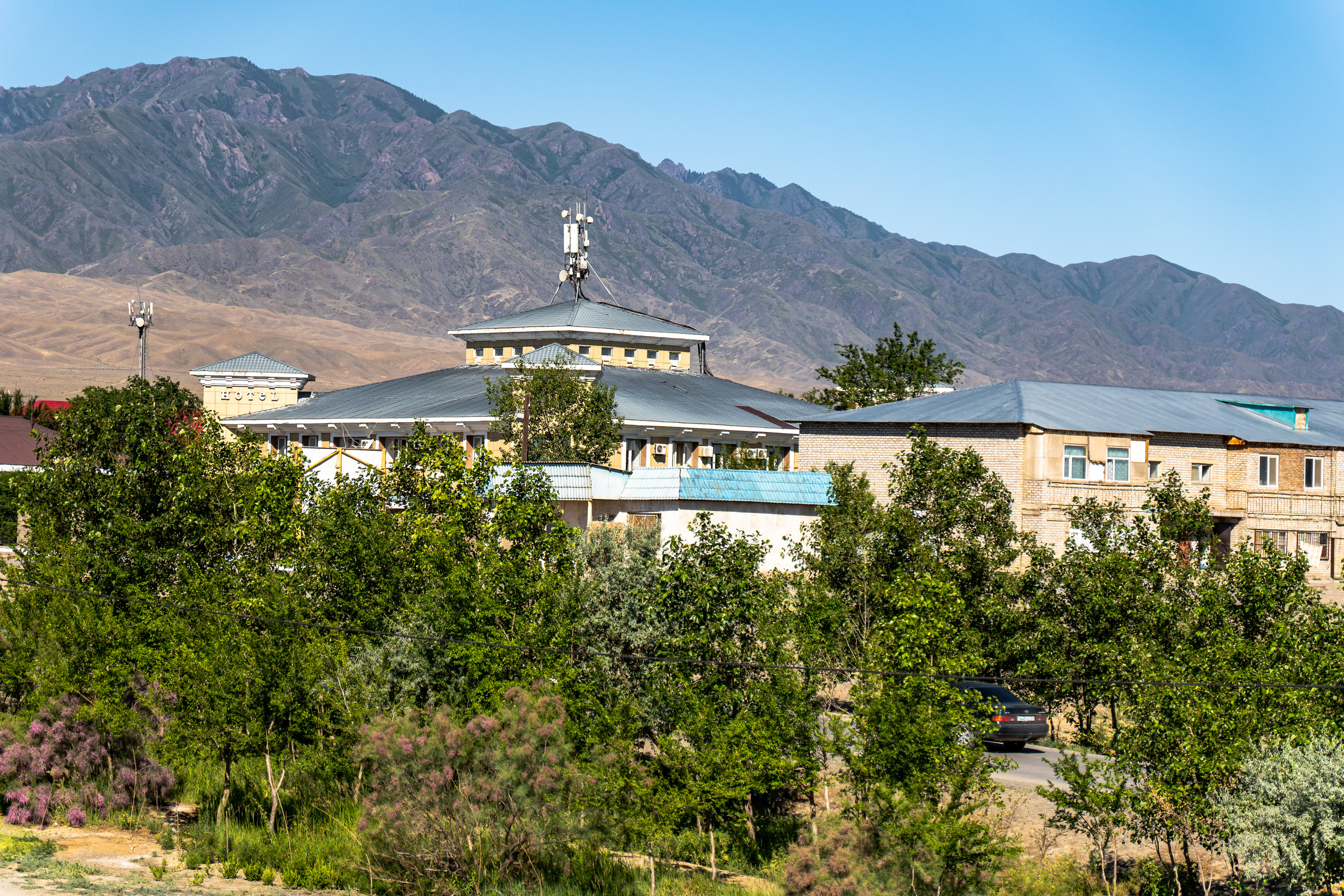 Поселок Достык в Казахстане на границе с Китаем