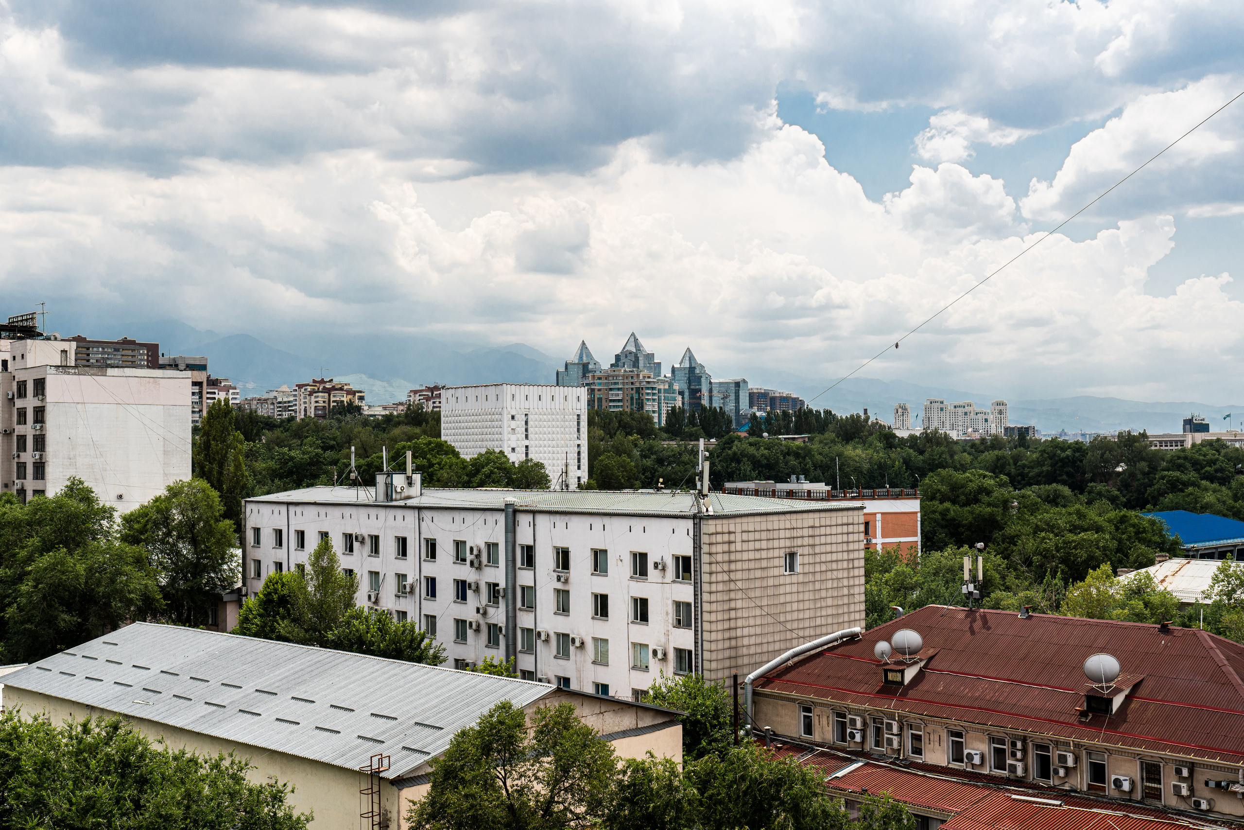 Вид на город Алматы из гостиницы Novotel