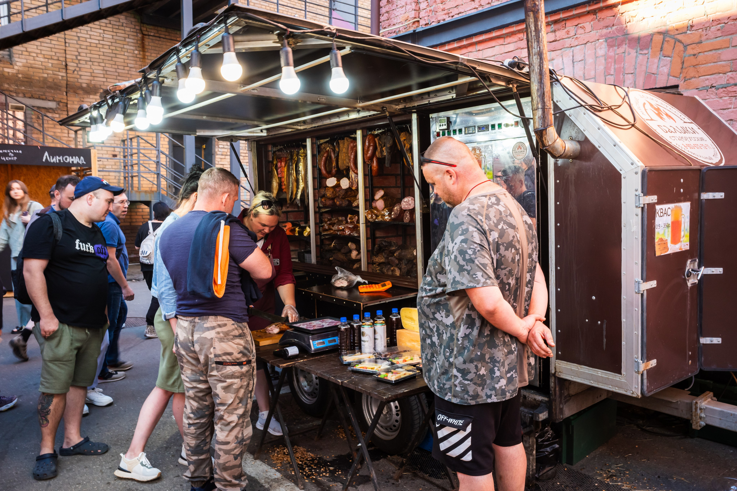 Уличная еда на Хлебзаводе