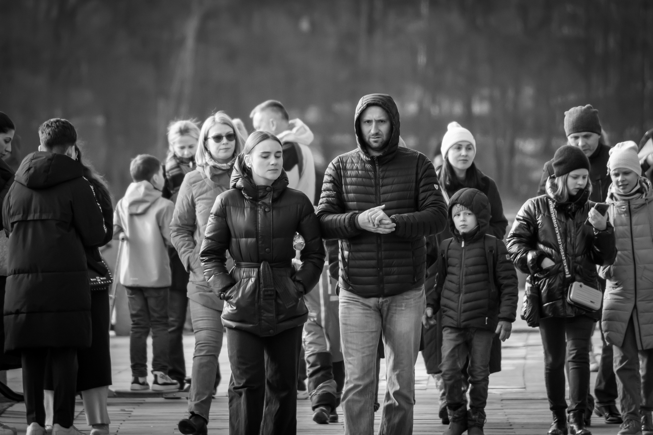 Гуляющий народ в Лужниках