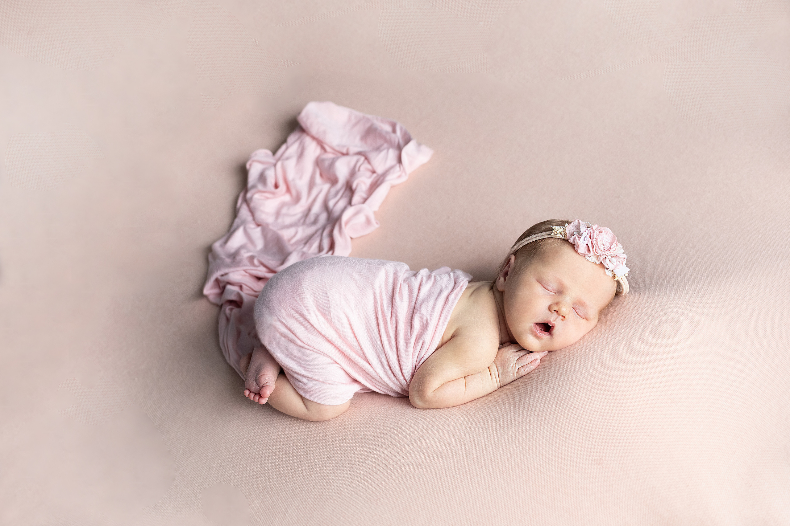 Contacts. Newborn photographer. Keski-Suomi (Central Finland)