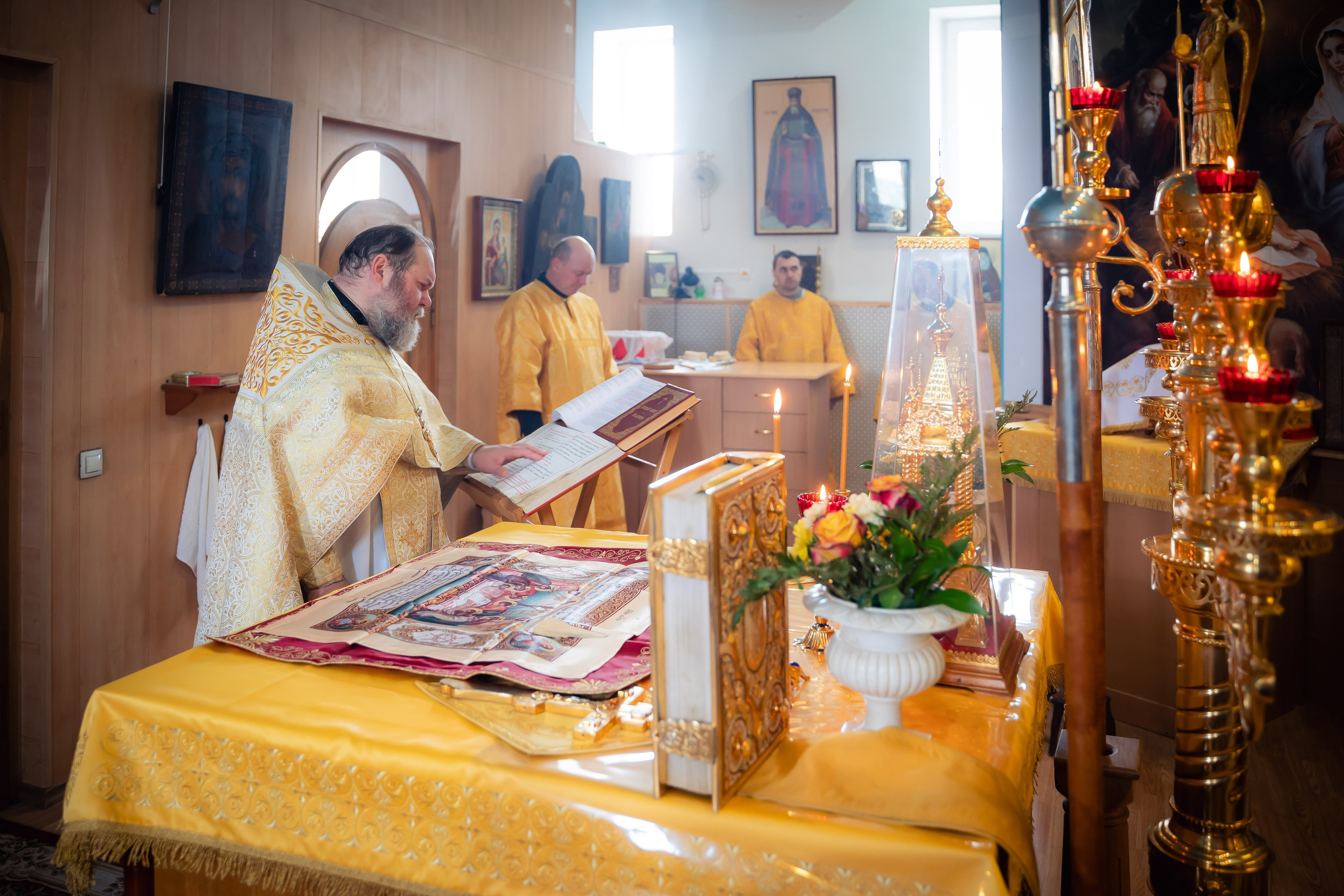 Антон и Татьяна Денисенко. Текущие съемки. Антон и Татьяна Денисенко — В храме