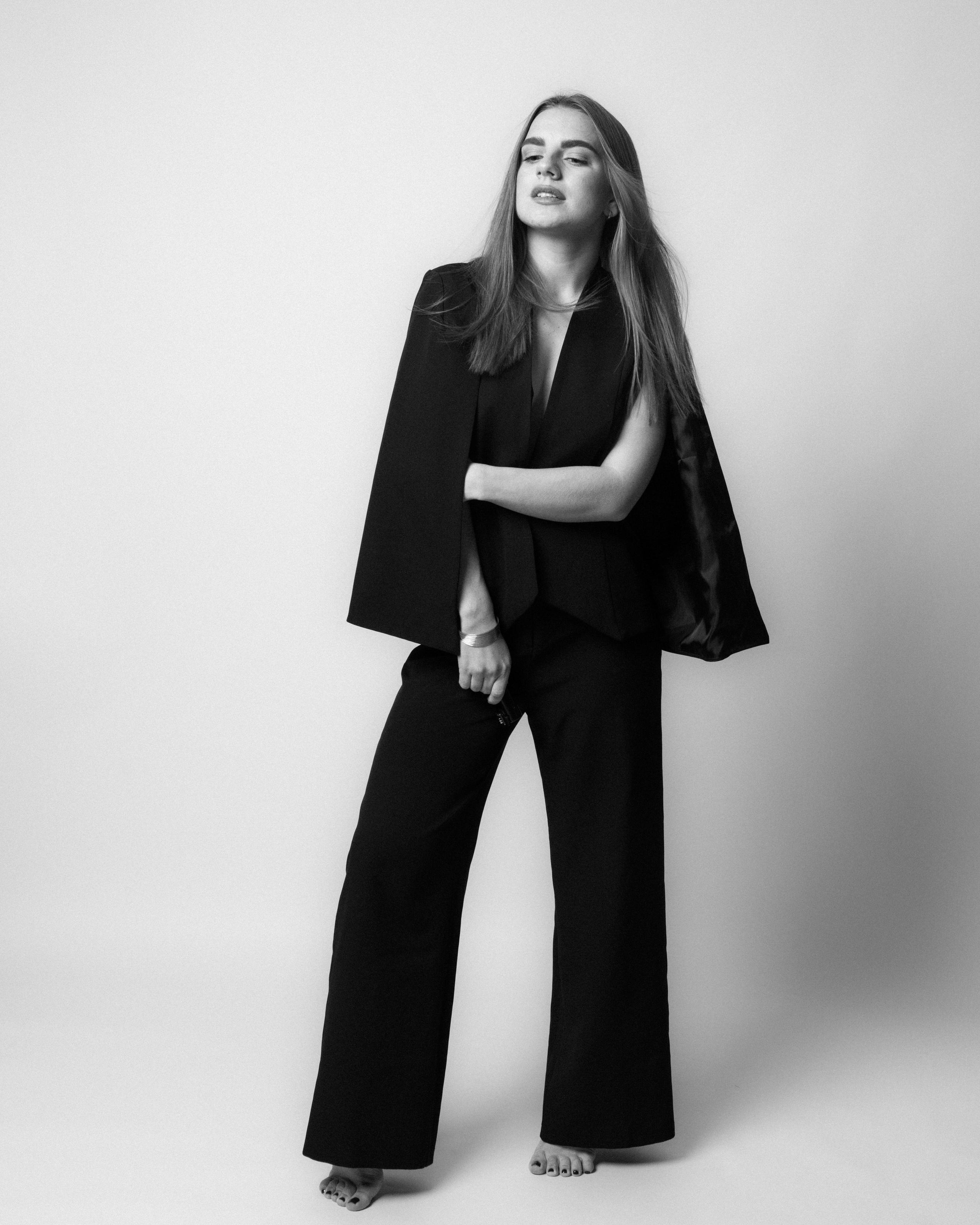 КОНТАКТЫ. Vivid—студия автопортрета в Новосибирске