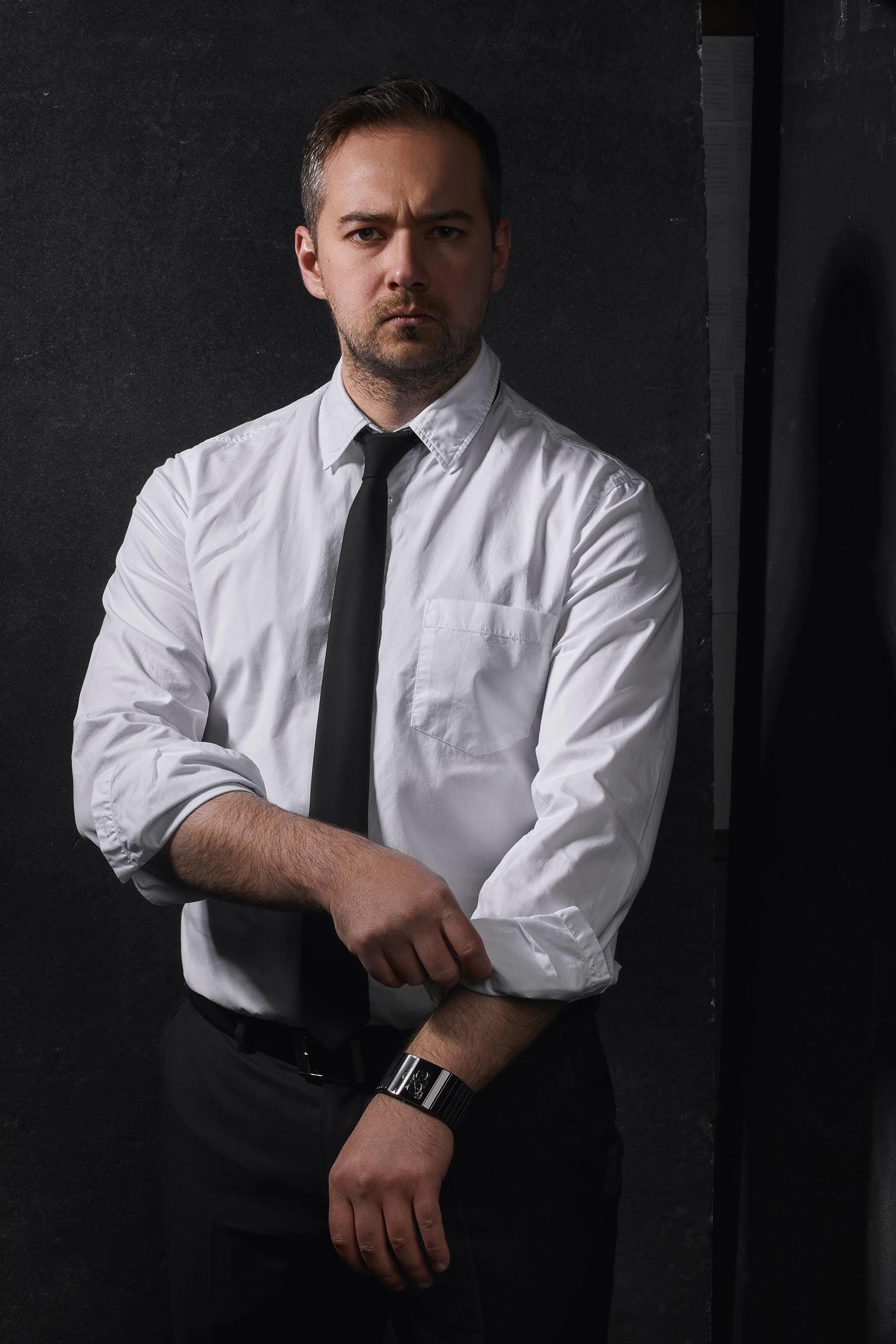 Адрей Захарян. Мужской портретт. Фотограф Игорь Цаплин