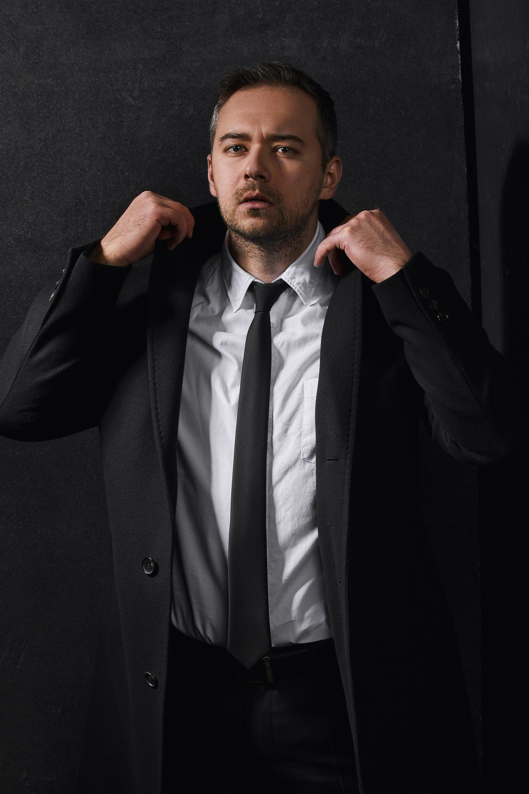 Адрей Захарян. Мужской портретт. Фотограф Игорь Цаплин