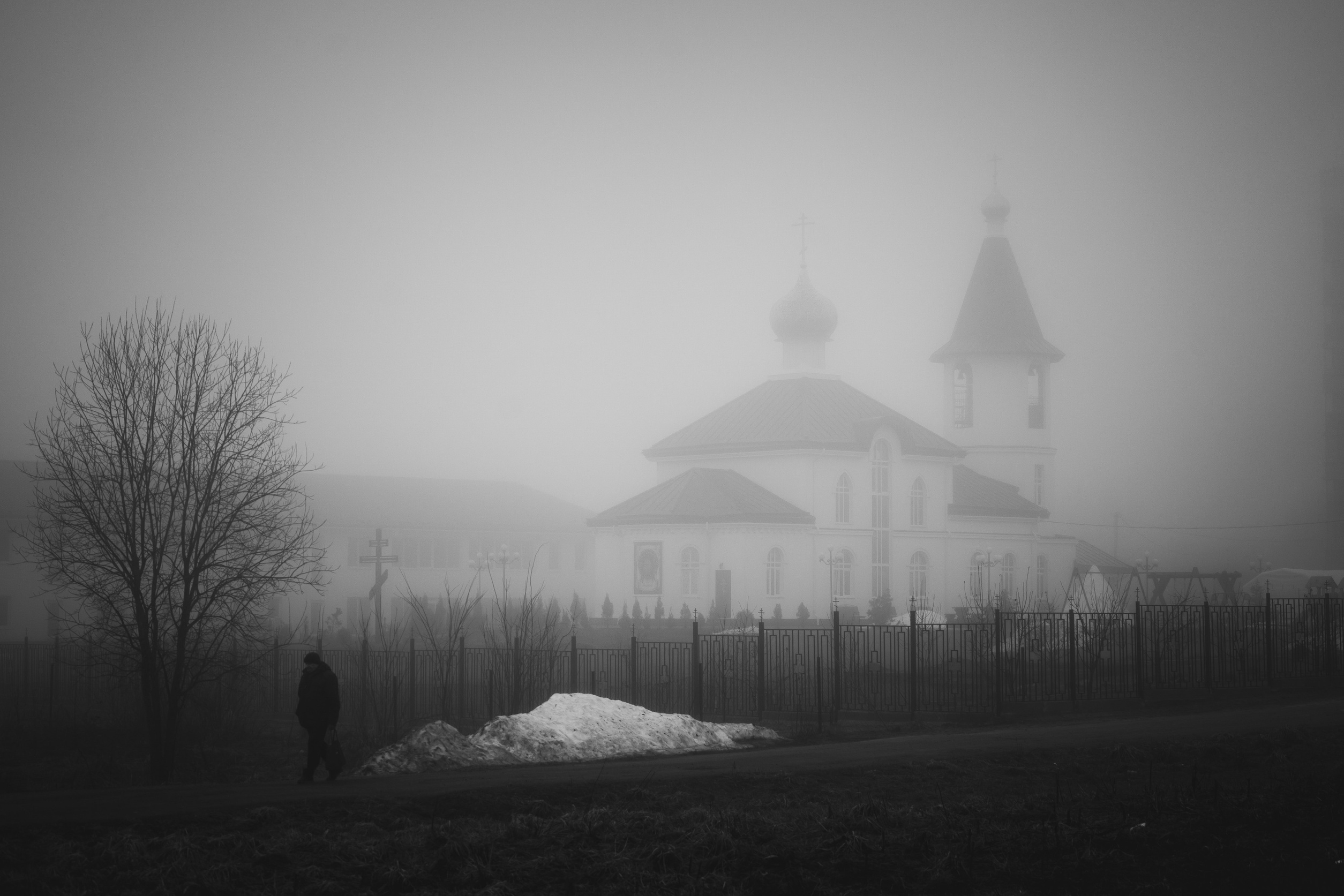 Черно-белая или цветная фотография: философия визуального выбора