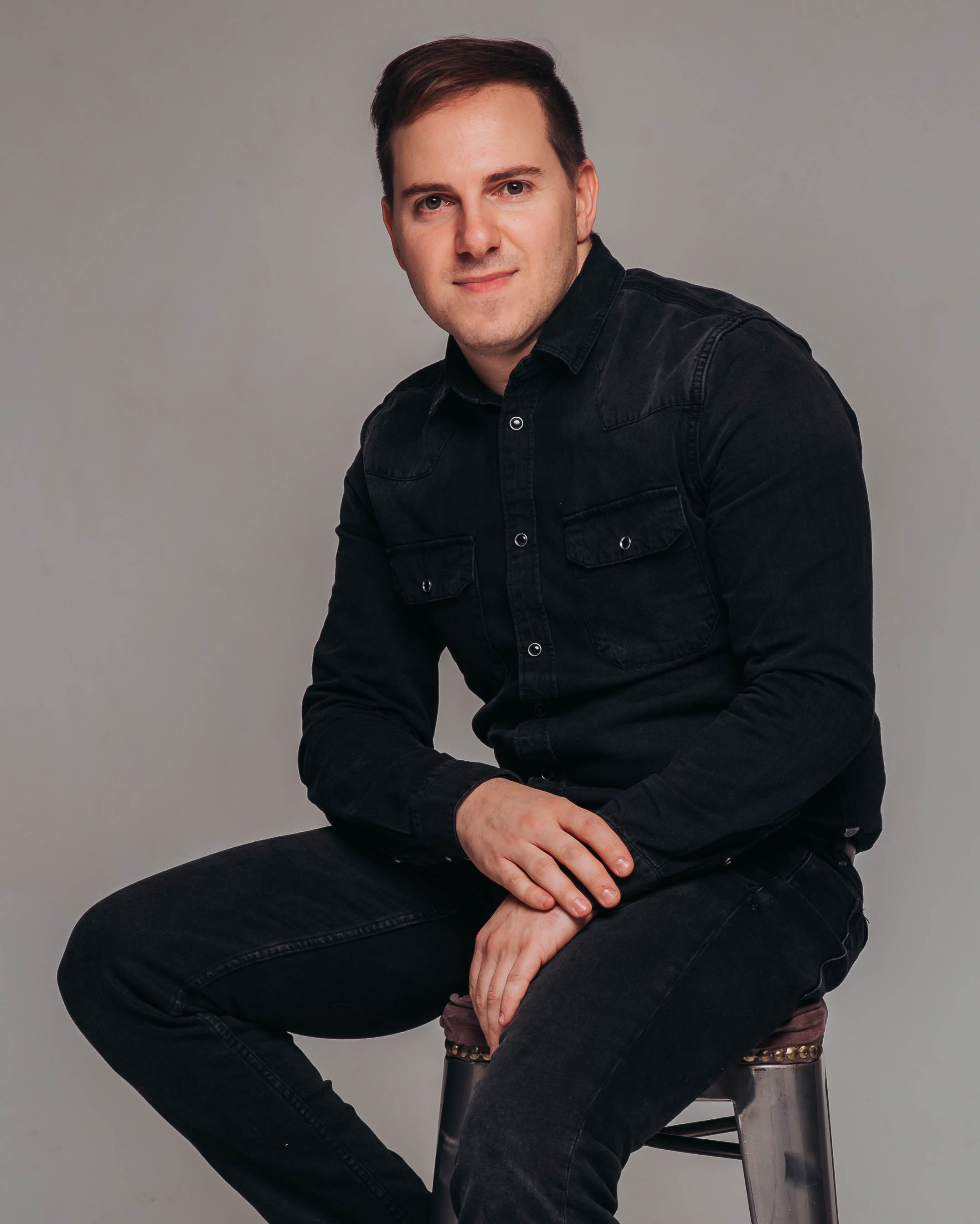 Я — Гурам, фотограф, безумно влюблённый в творчество и ЖИЗНЬ во всех ее проявлениях.