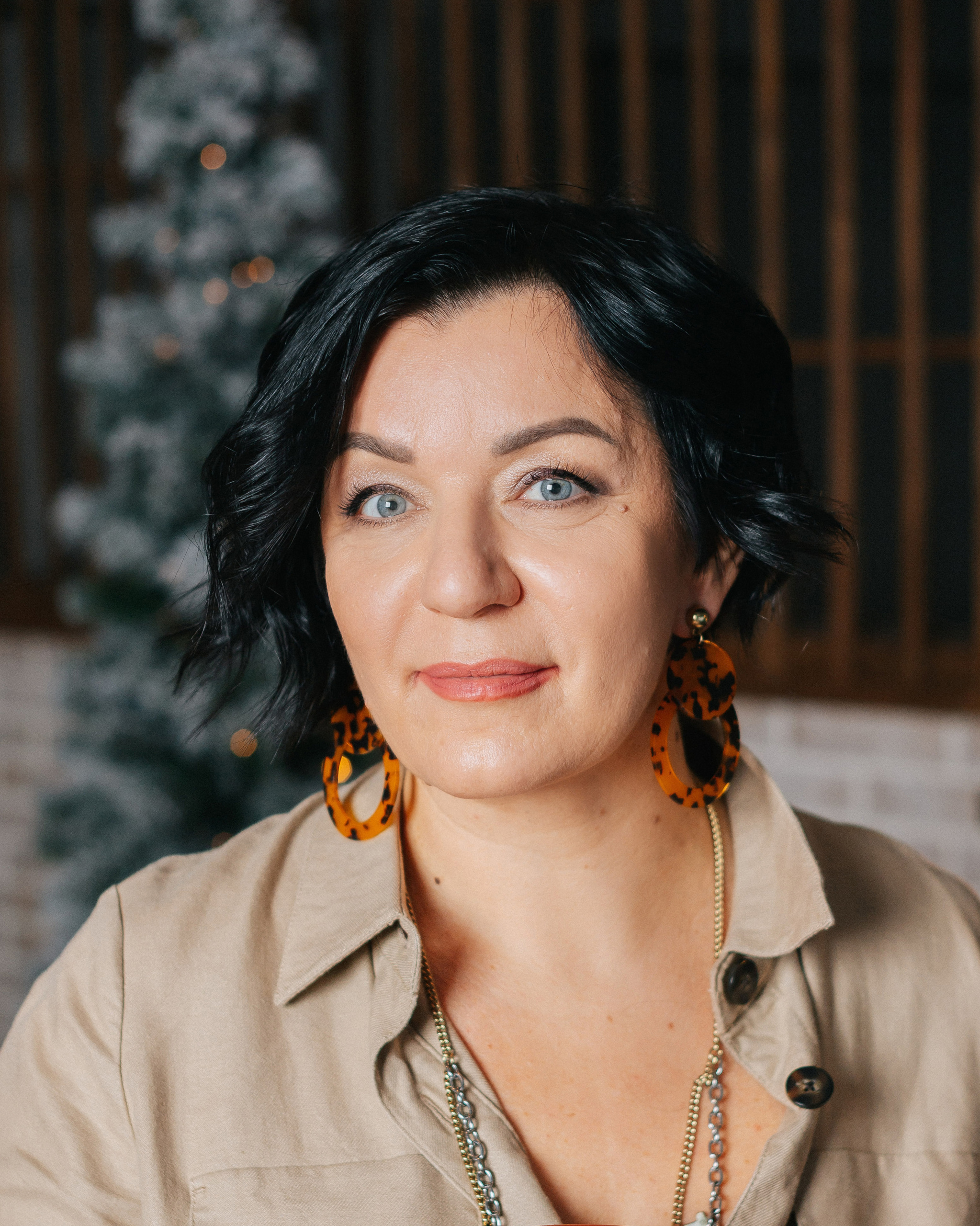 лифтинг макияж женщины создает эффект омоложения