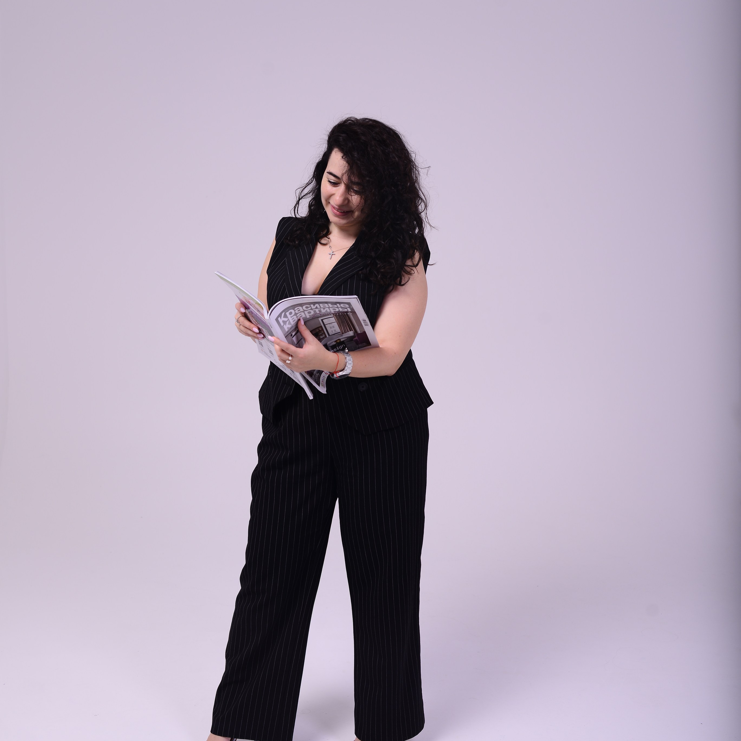 Контакты. Дизайн интерьера в Москве: уютные планировки и стильные цветовые решения от Гегани Амирян