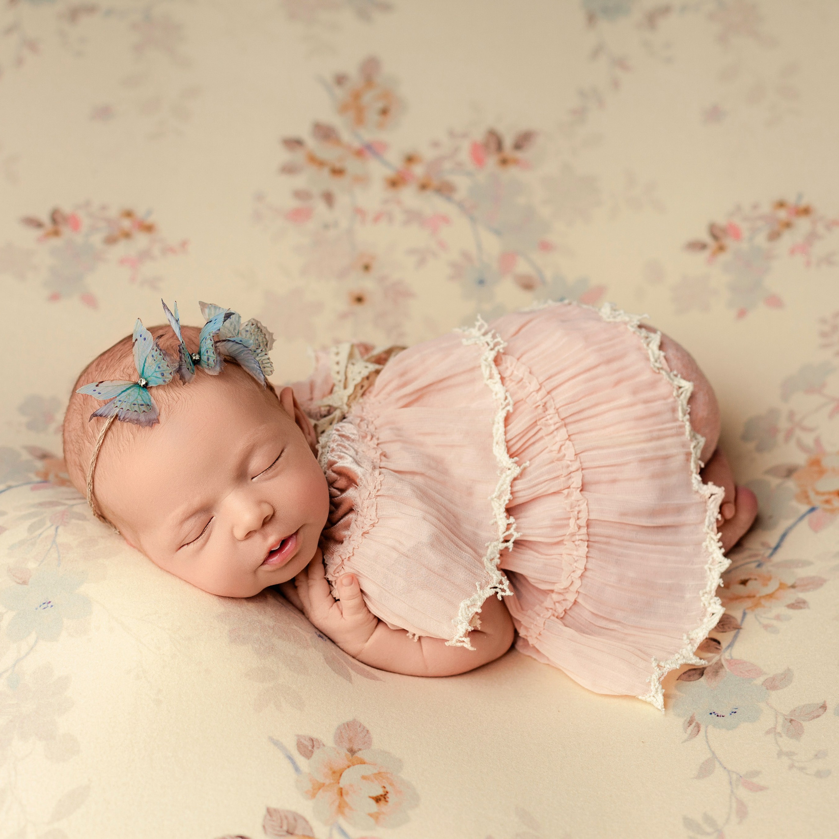 Услуги. Фотограф новорожденных newborn ньюборн в Москве