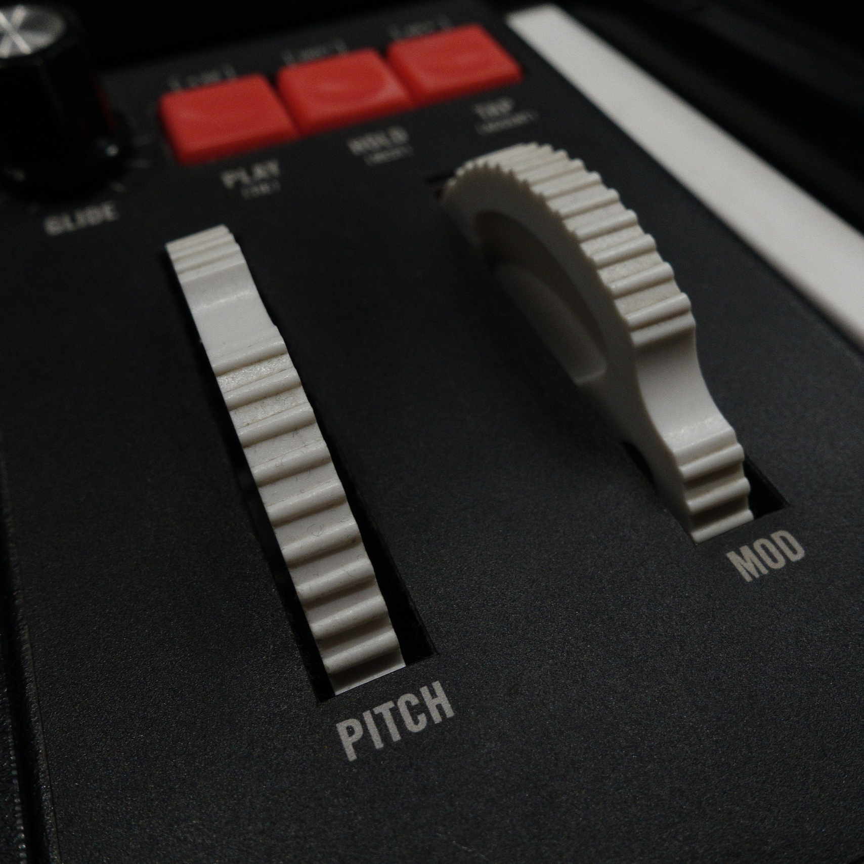 Синтез звука: интенсив по саунд-дизайну (Vital) — Дмитрий 2Dcube. Дмитрий 2Dcube Ларионов — музыкант, саунд-дизайнер, блогер