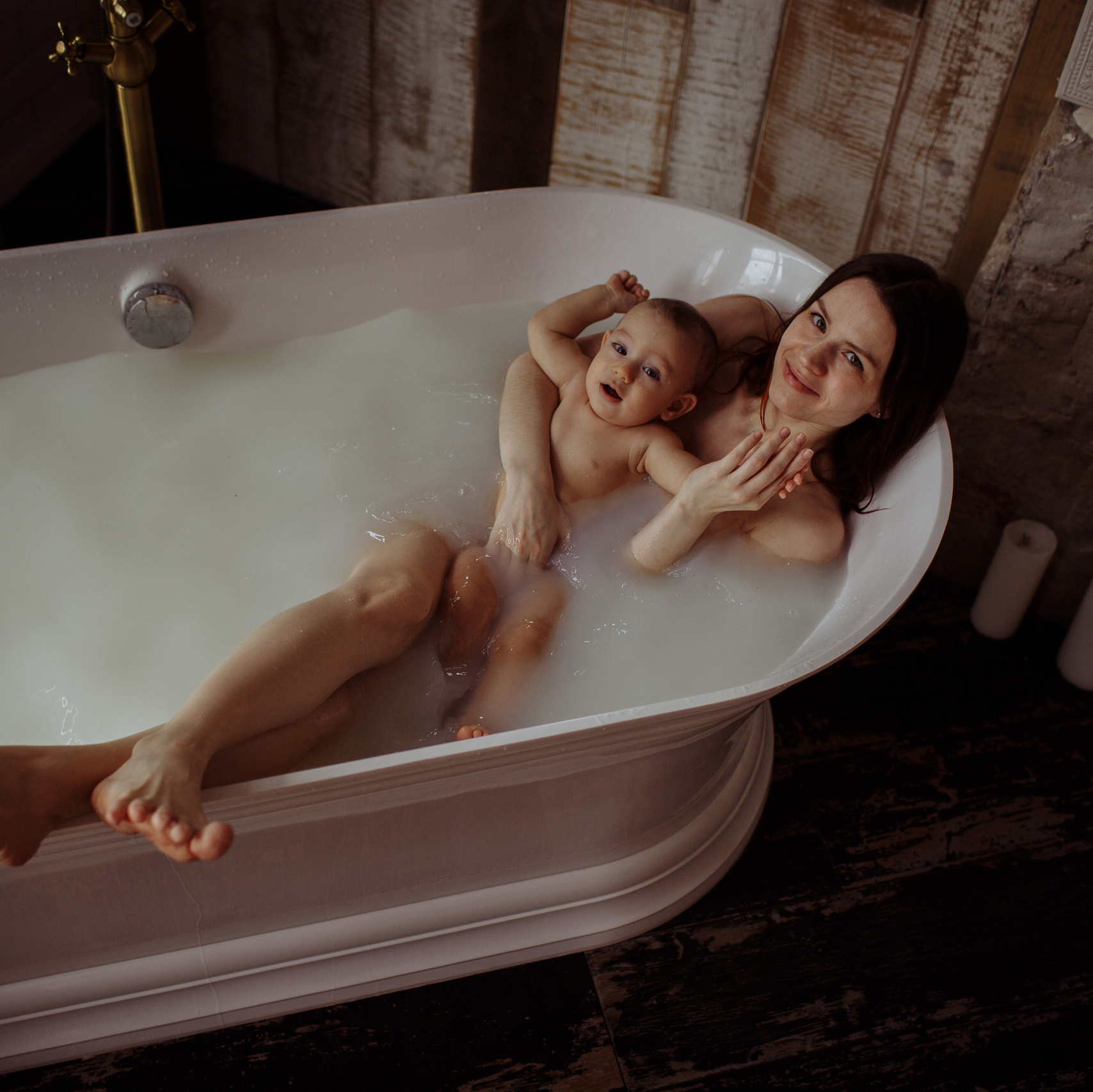 Фотосессия новорожденного, мама и малыш, грудное вскармливание