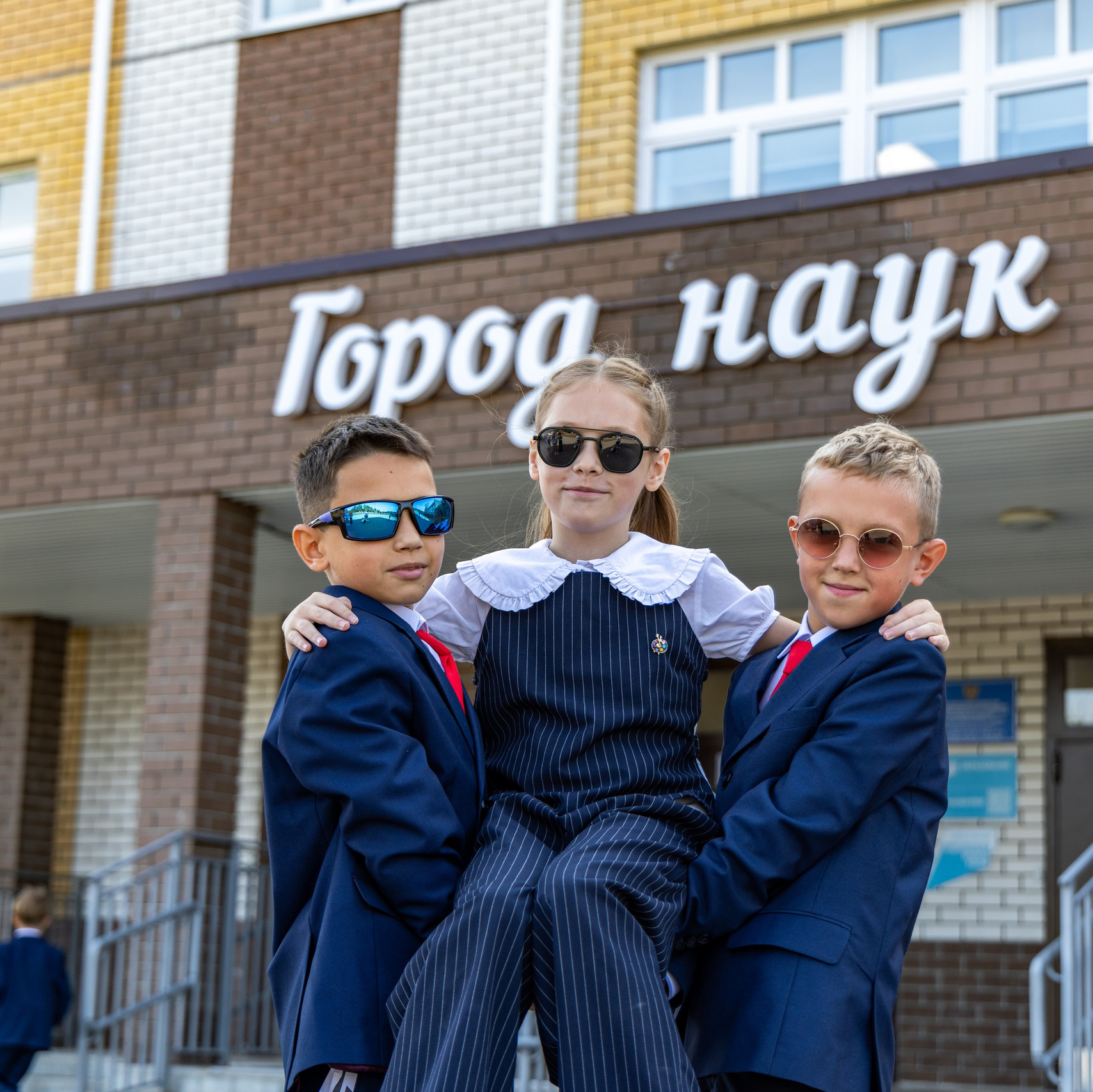 Современные фотографии в школах и детских садах
