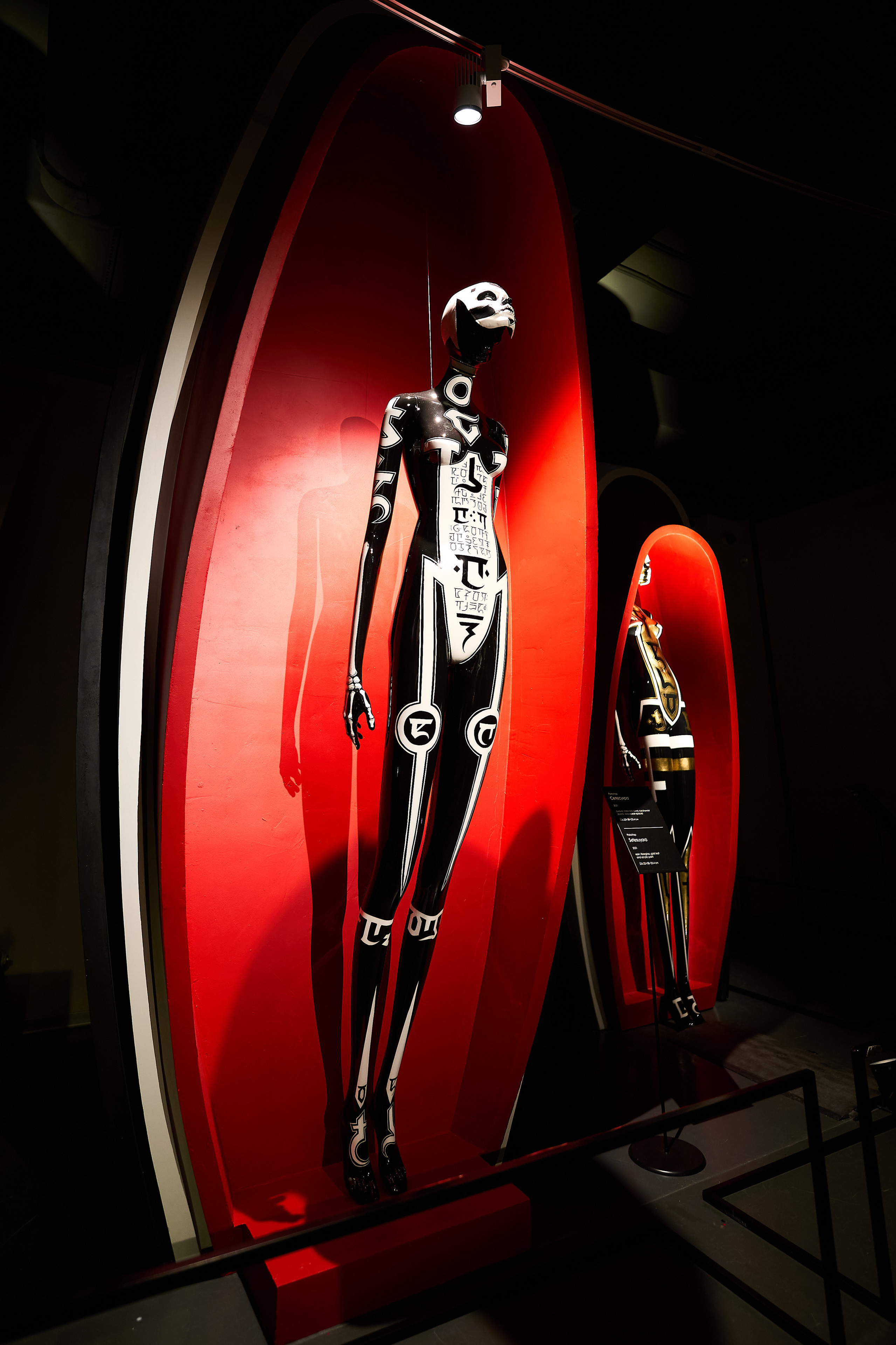 Выставка художника Porkchop под названием La Catedral в музее современного искусства Erarta в Санкт-Петербурге