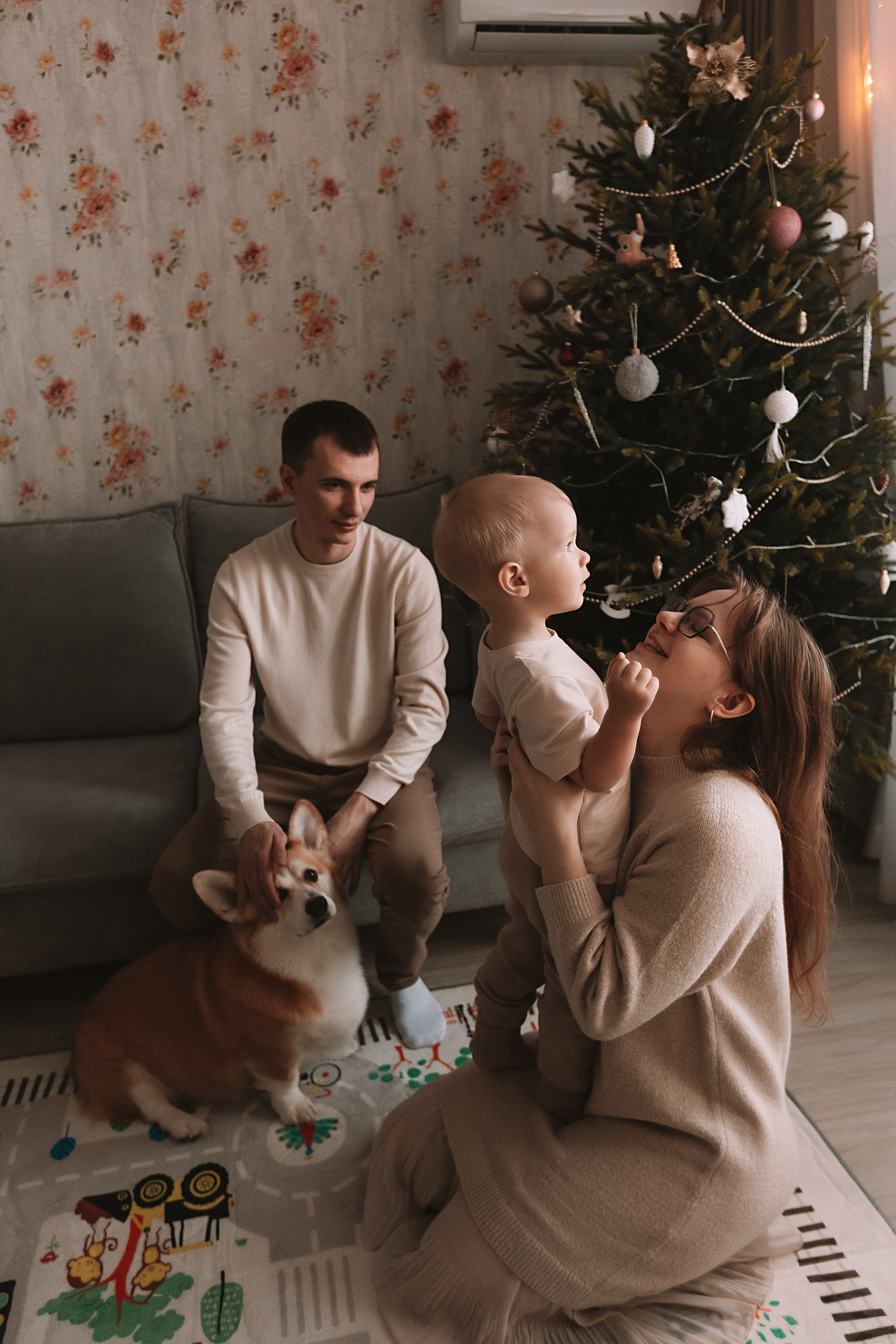 Интерьеры фотостудий и локации города. Семейный фотограф Тюмень, фотограф на роды Салмина Мария