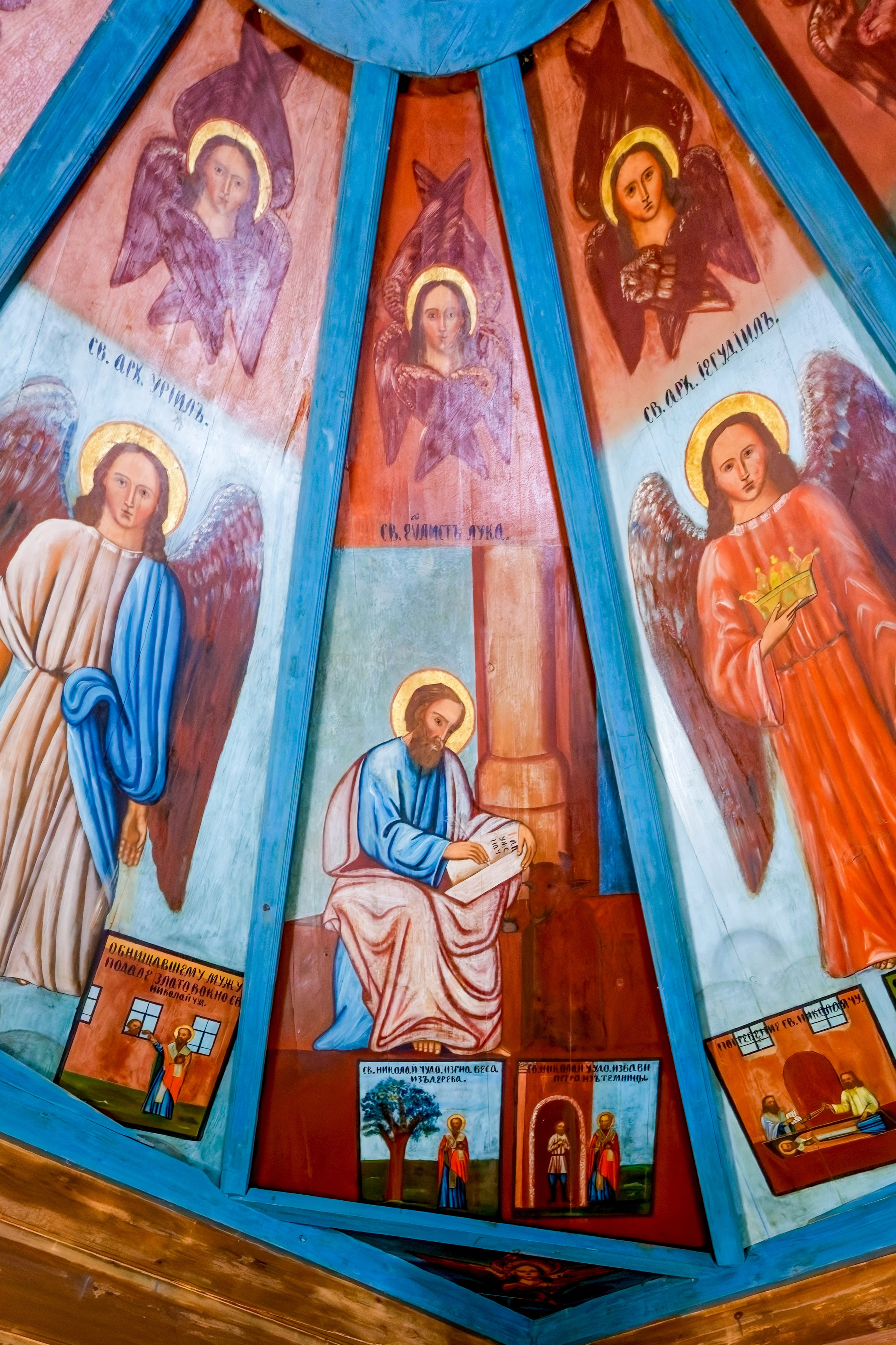 Евангелист Лука Небеса в часовне Святителя Николая Чудотворца в Усть-Поче. Кенозерский национальный парк. Архангельская область