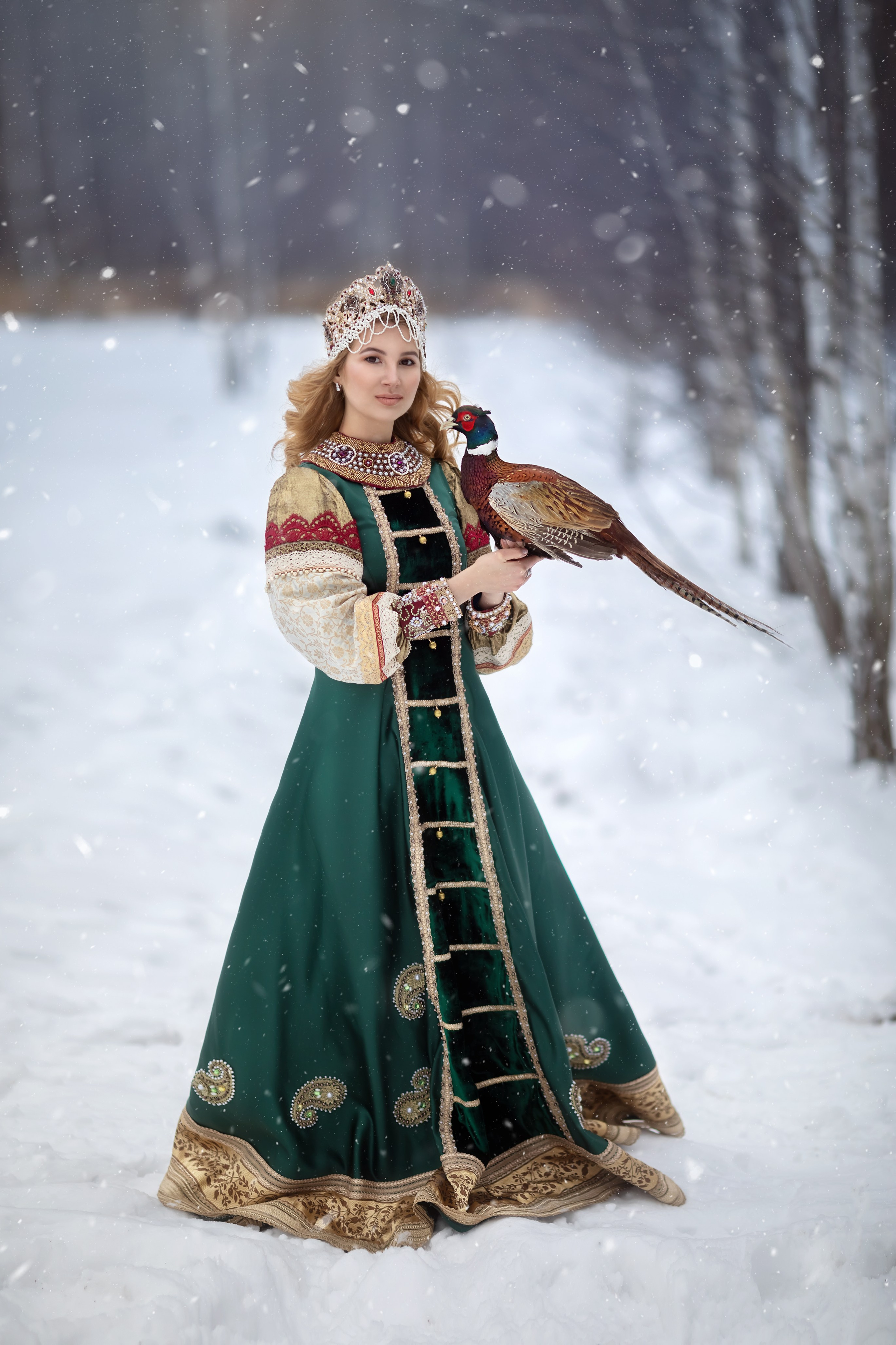 Дизайнер костюмов и украшений, фотограф