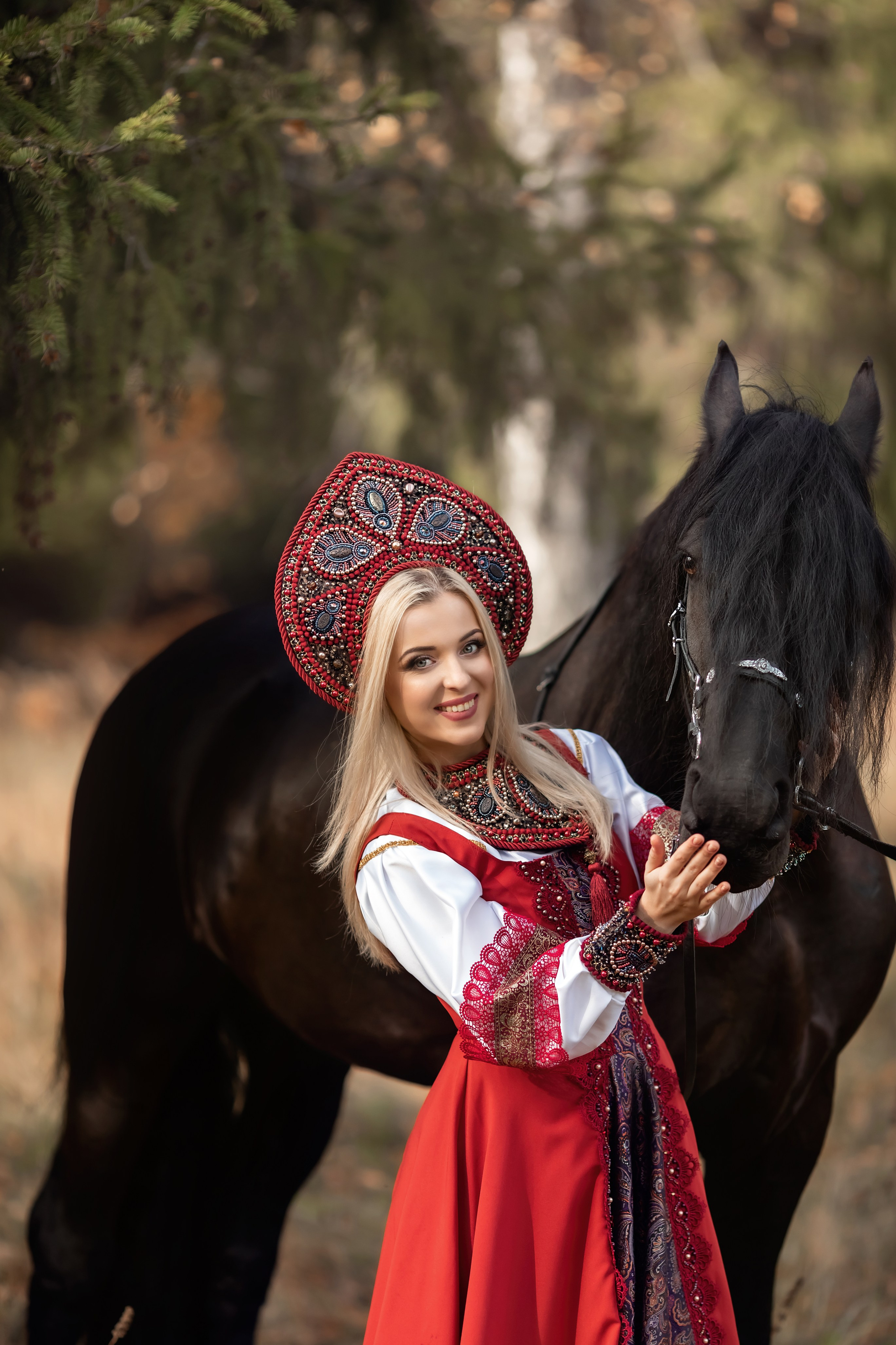 Дизайнер костюмов и украшений, фотограф