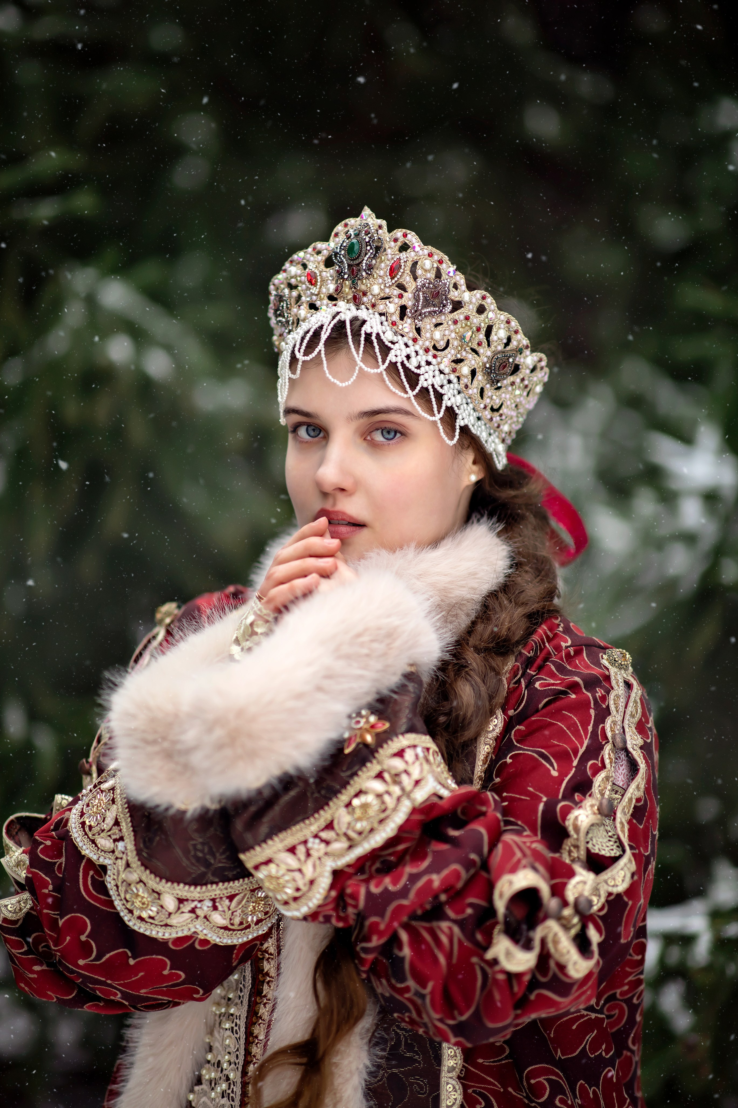 Дизайнер костюмов и украшений, фотограф