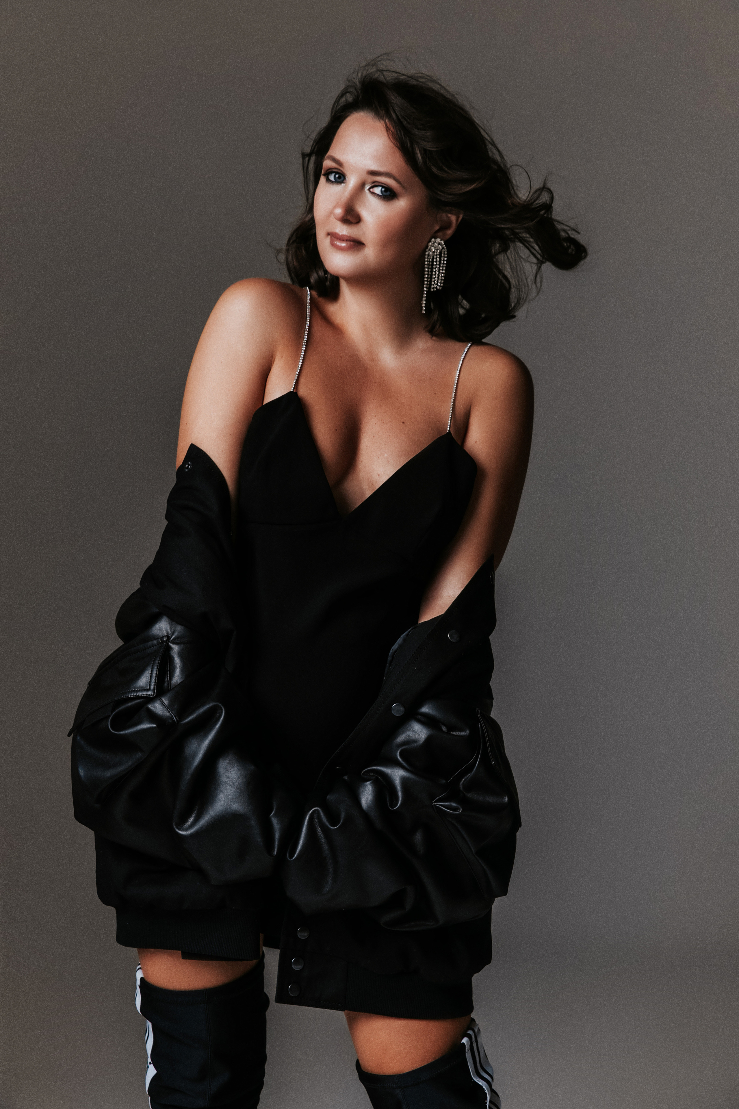 Контакты. Фотограф Дарья Гусарова, Тюмень